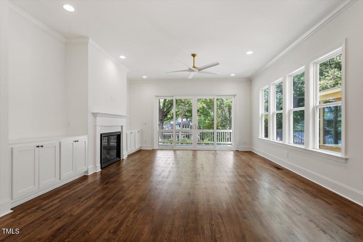 3302.5 Hall Place Property Photo 14