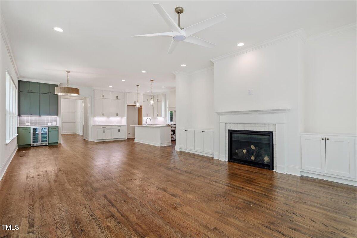 3302.5 Hall Place Property Photo 16