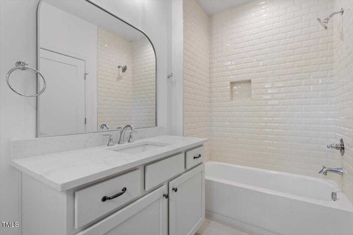 3302.5 Hall Place Property Photo 38