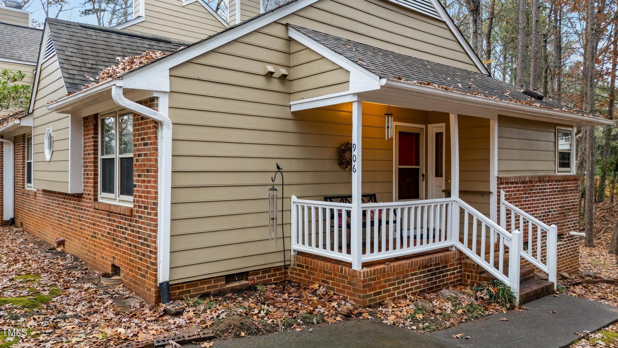 906 Bridge Way Property Photo