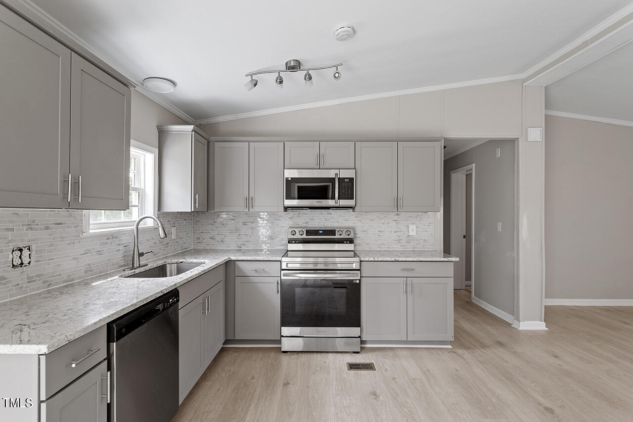 123 Falling Tree Road Property Photo 8