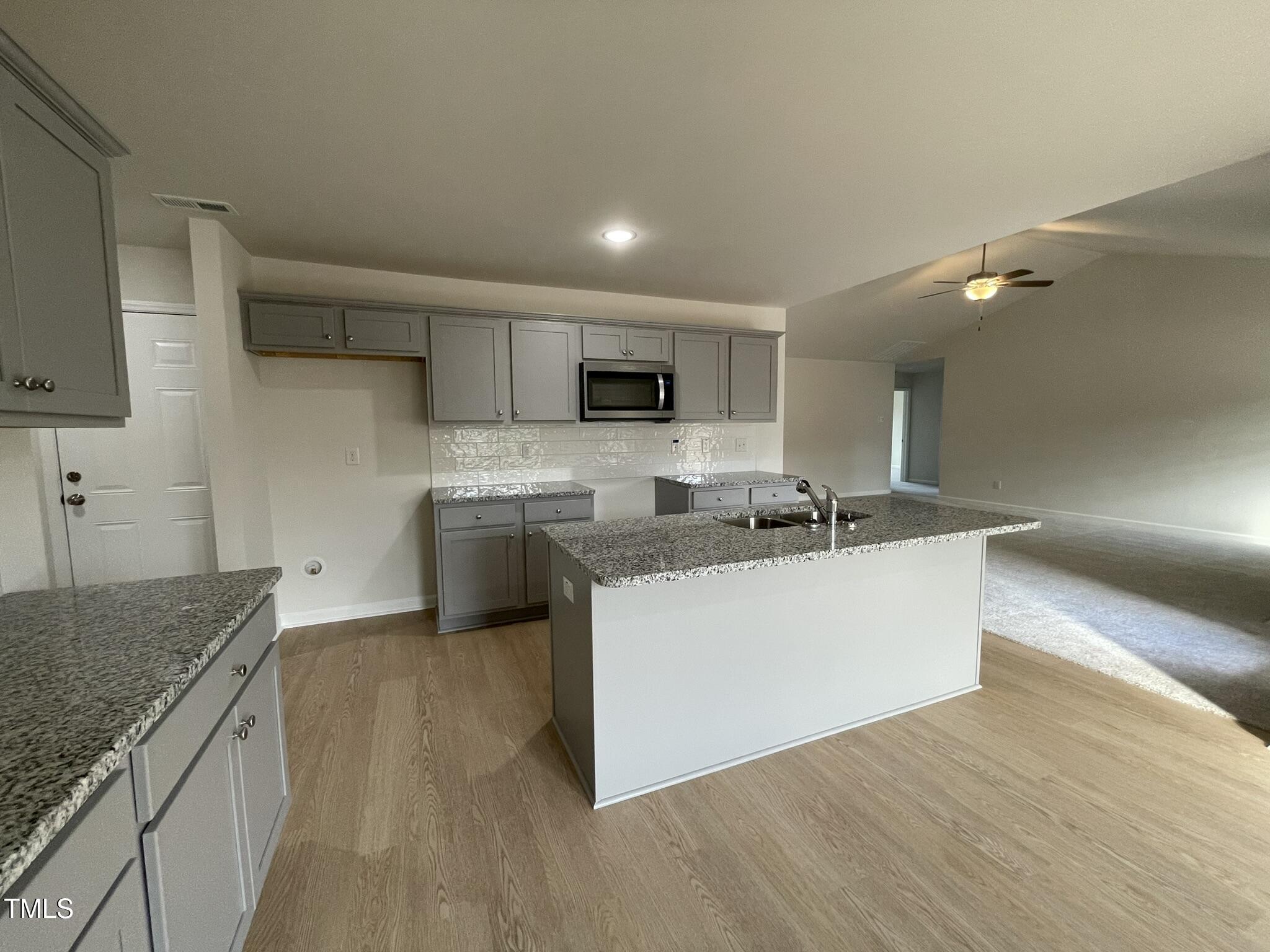 172 Tulipfield Way Property Photo 6