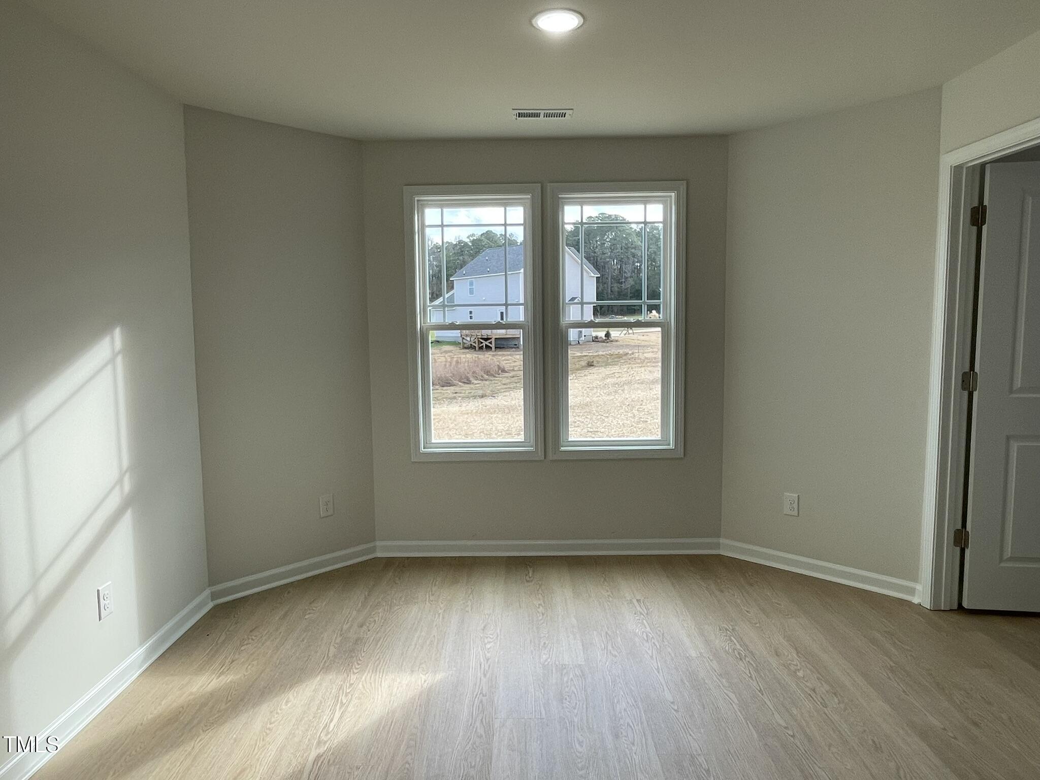 172 Tulipfield Way Property Photo 8