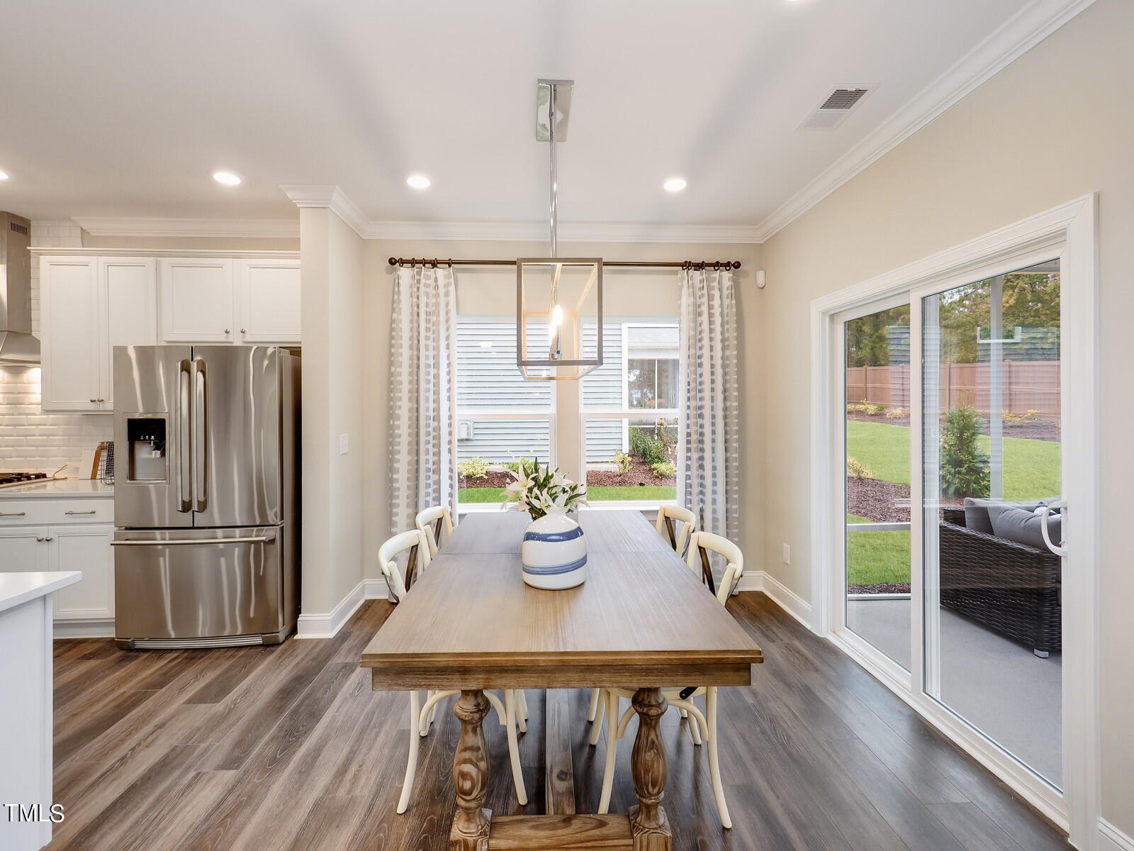 2208 Birdhouse Lane Property Photo 6