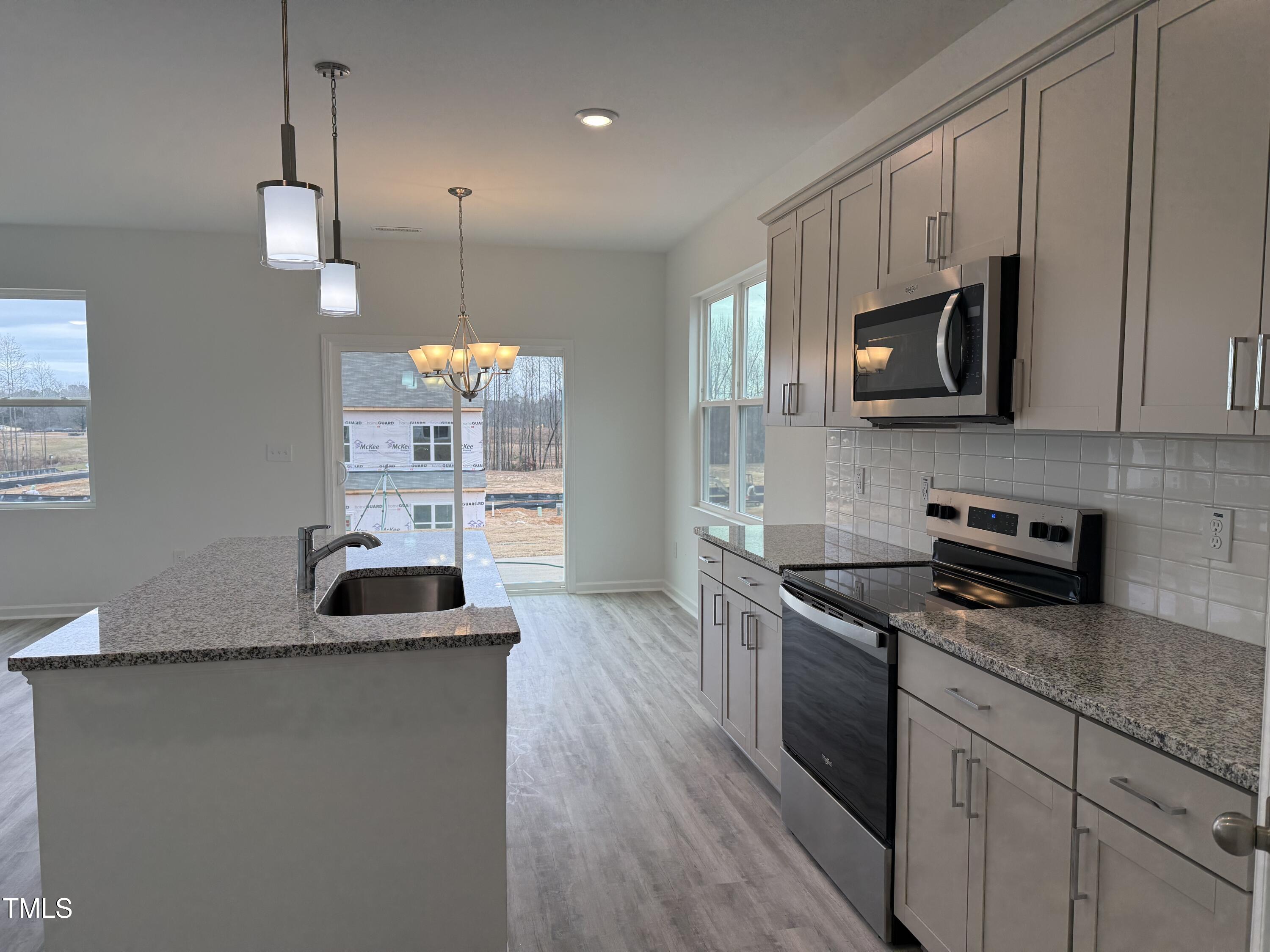 350 Tormore Property Photo 6