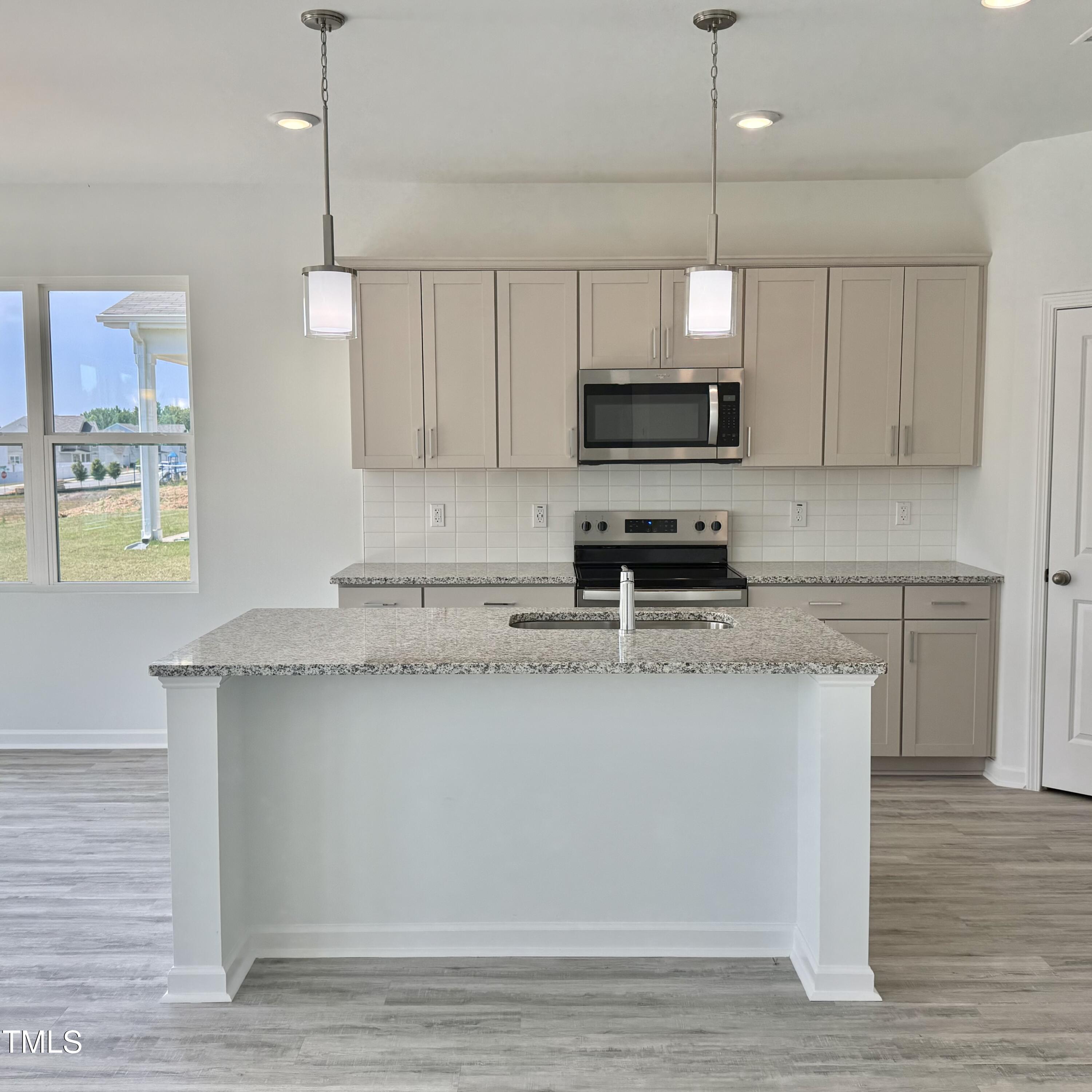 350 Tormore Property Photo 10