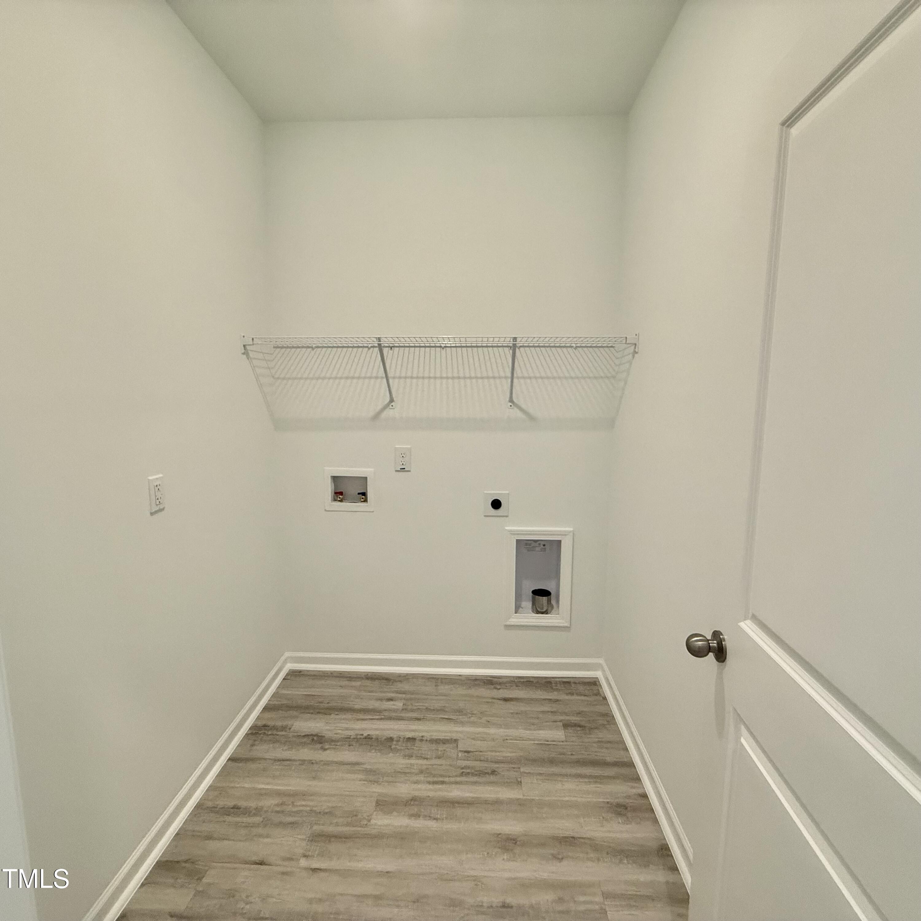 350 Tormore Property Photo 13