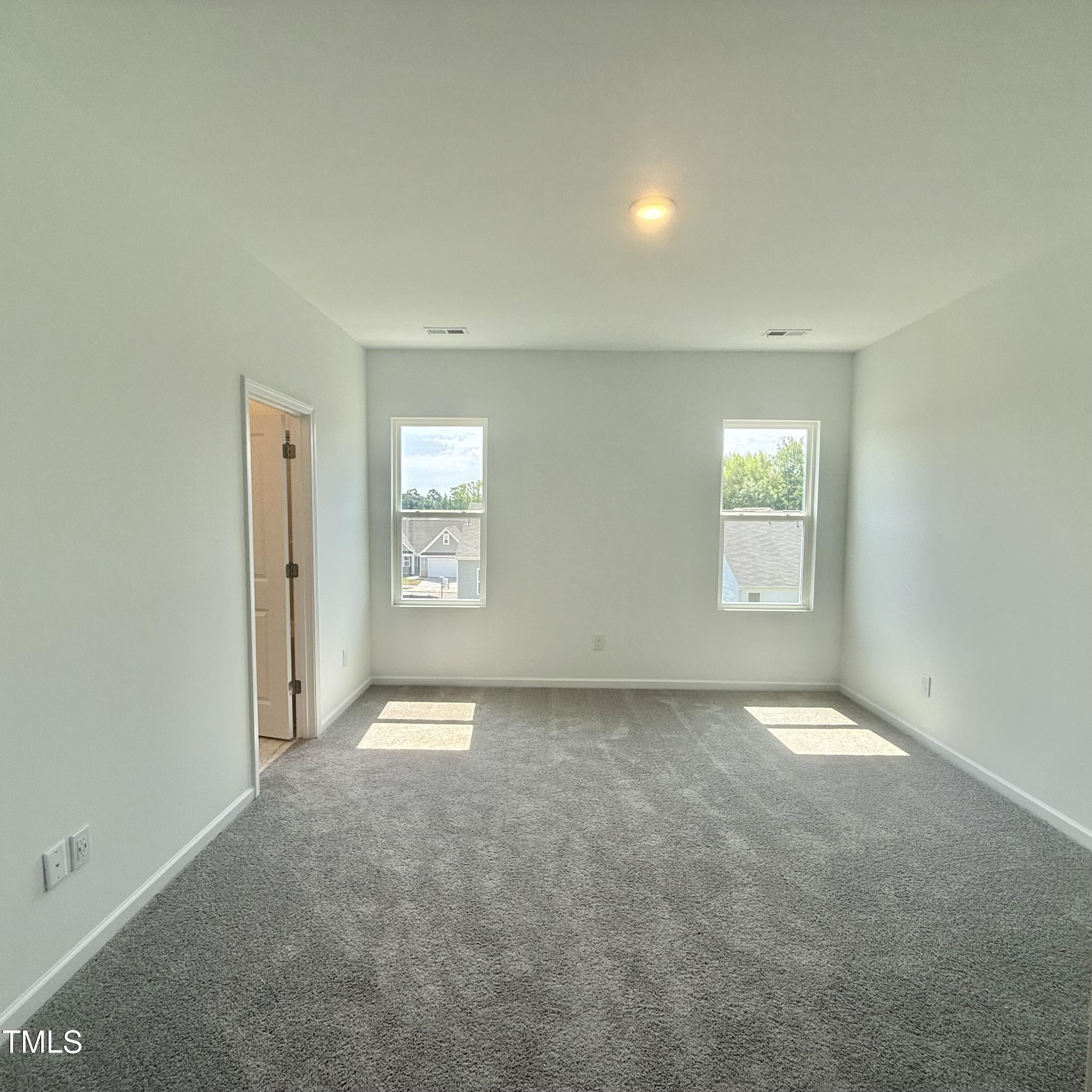 350 Tormore Property Photo 18