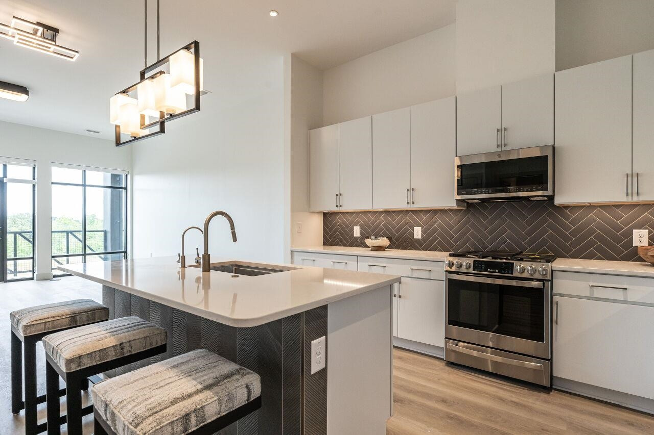 120 Mosaic Boulevard # 307 Property Photo 4