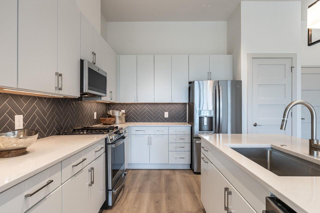 120 Mosaic Boulevard # 307 Property Photo 12