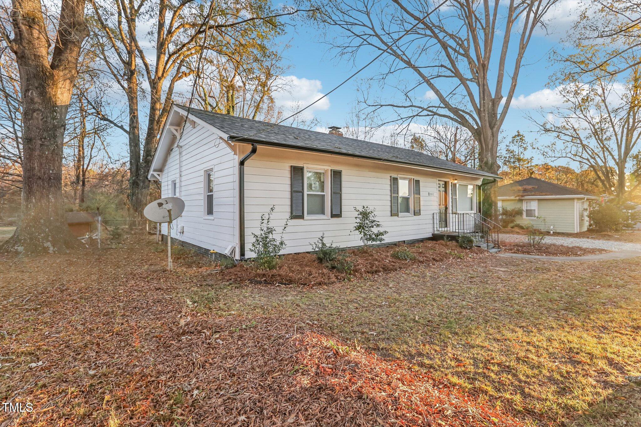 4022 Neal Road Property Photo 2