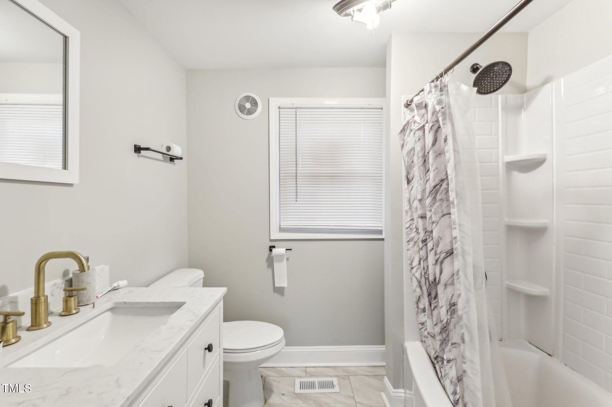 4022 Neal Road Property Photo 8