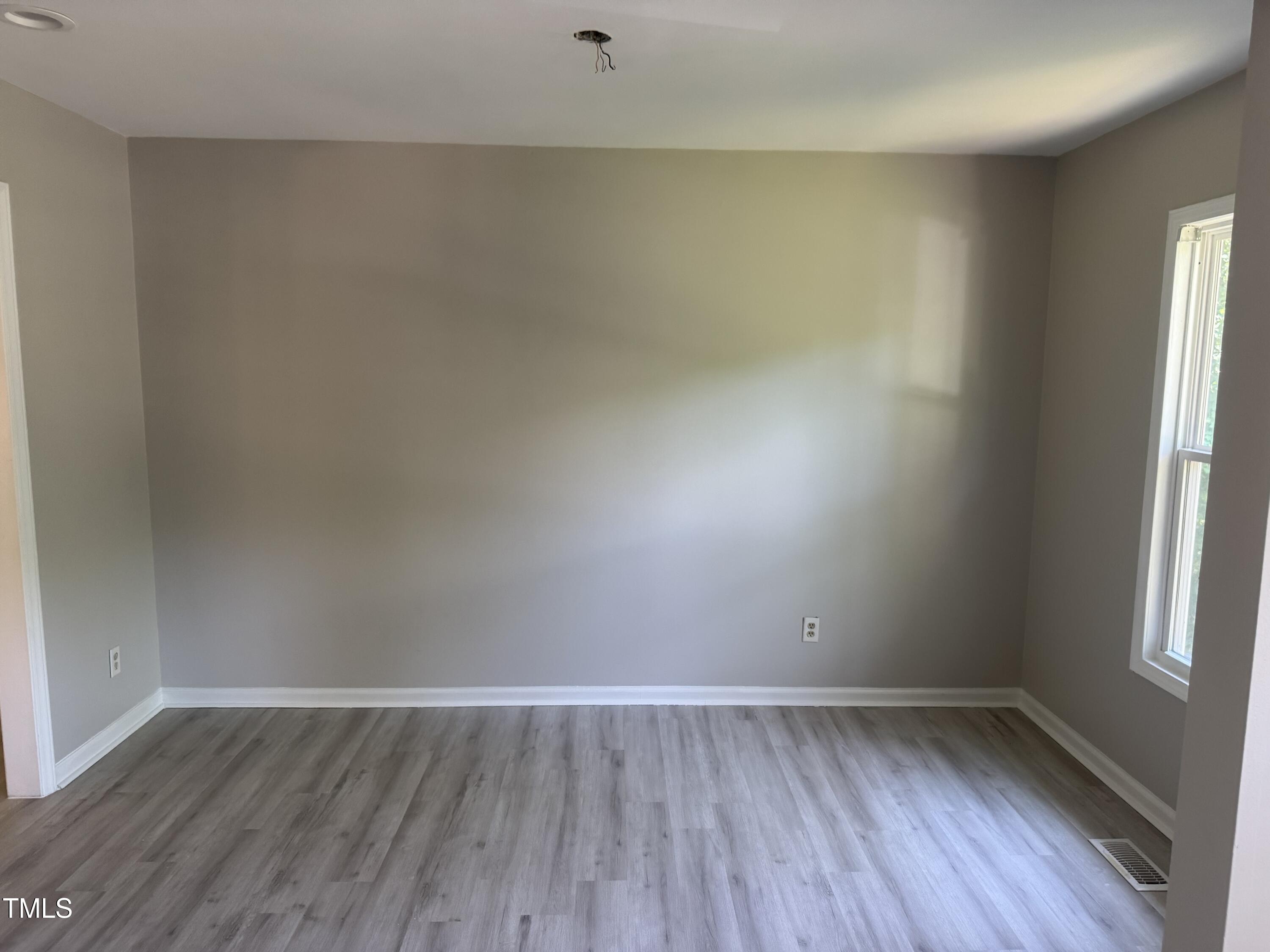 1017 Gaston Avenue Property Photo 3
