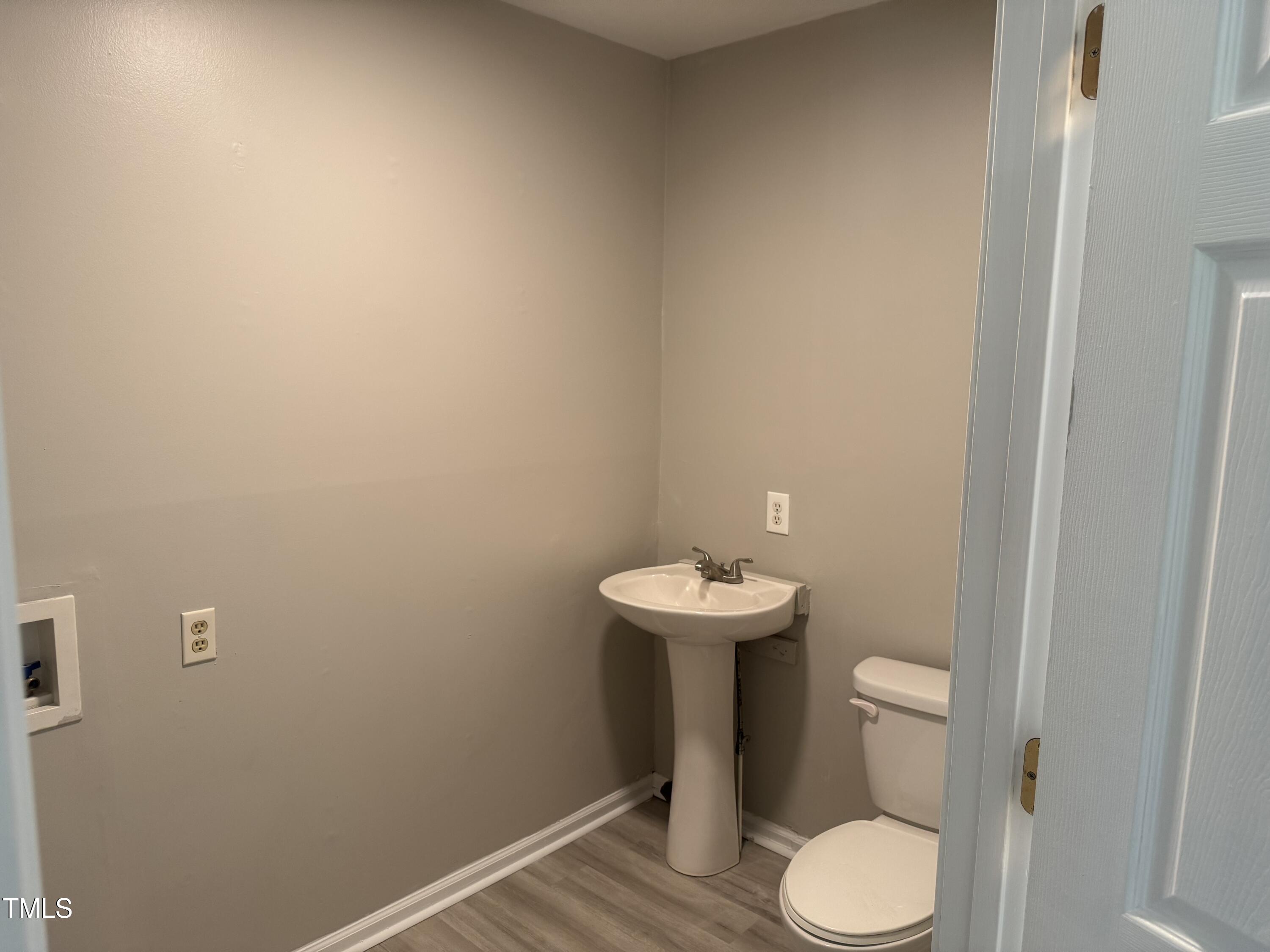 1017 Gaston Avenue Property Photo 8