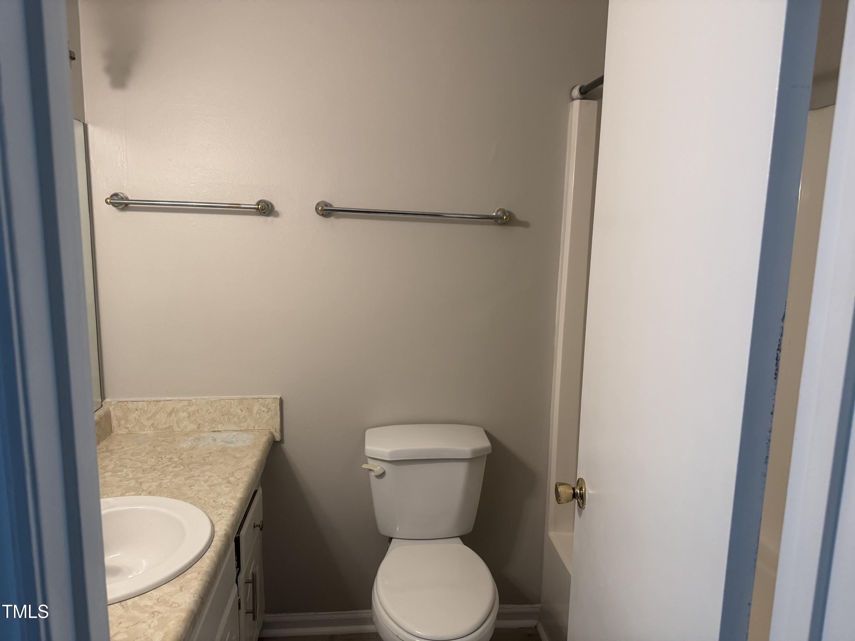 1017 Gaston Avenue Property Photo 9