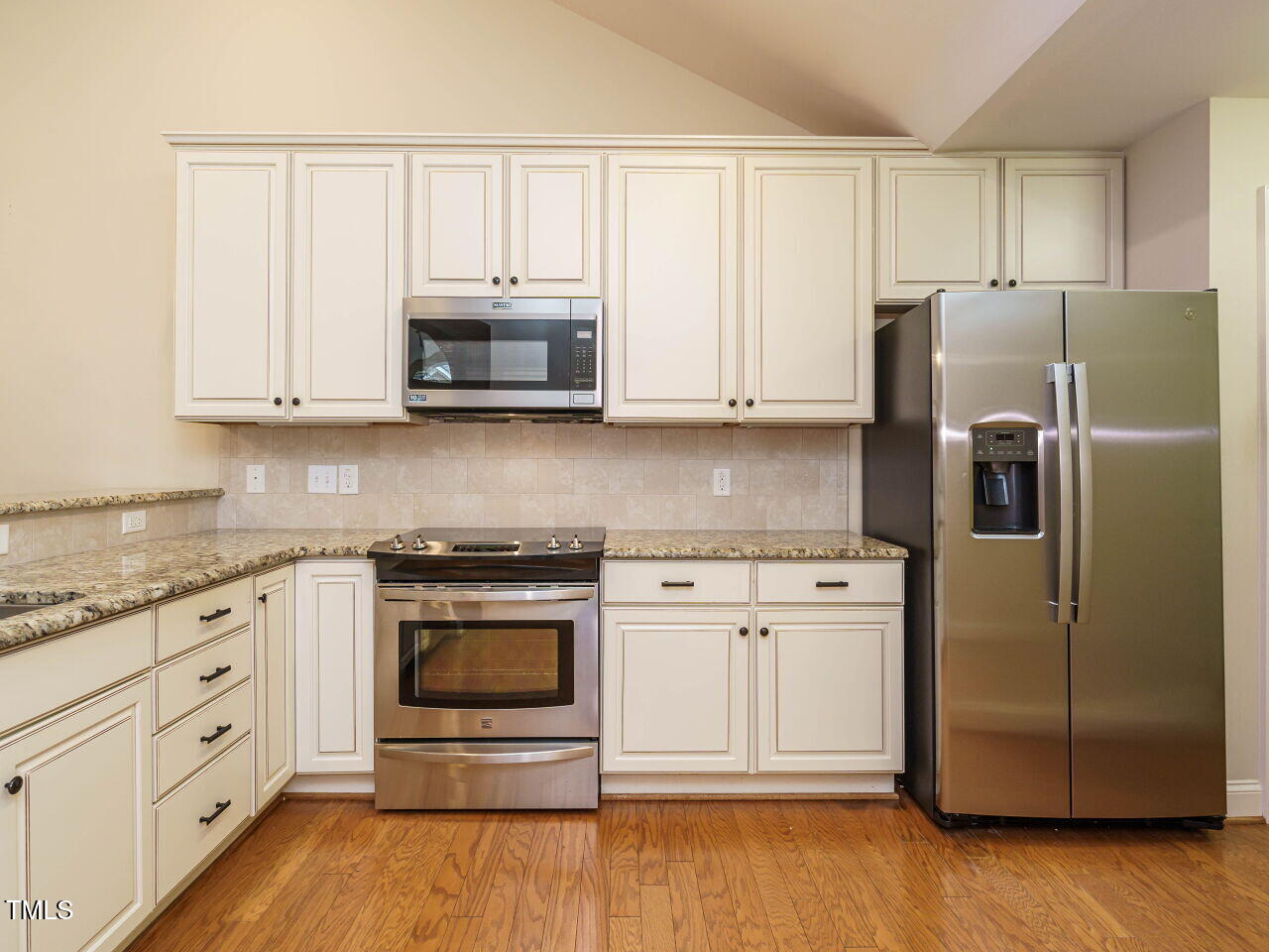 992 Blue Bird Lane Property Photo 18