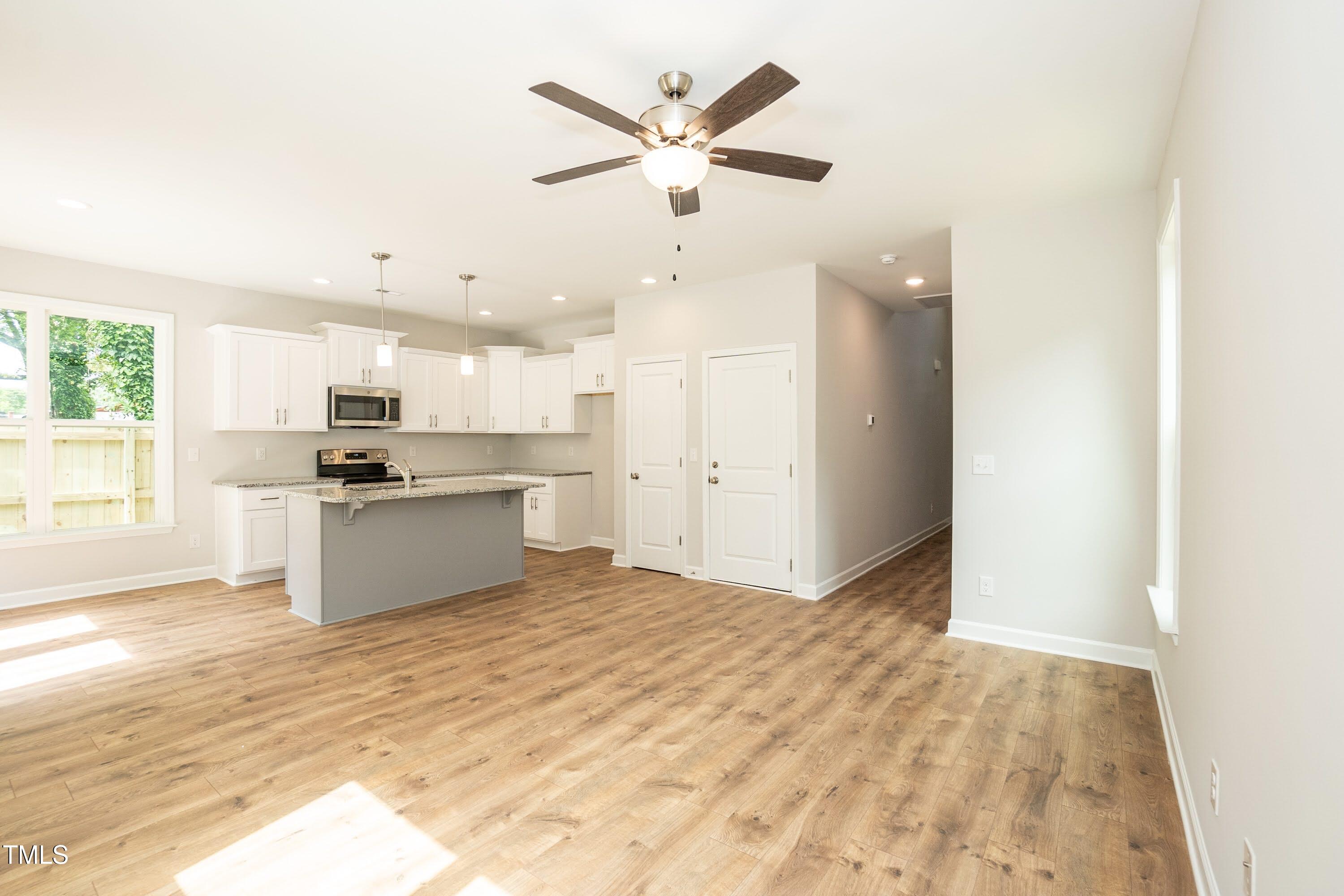 807 E Harnett Street Property Photo 4
