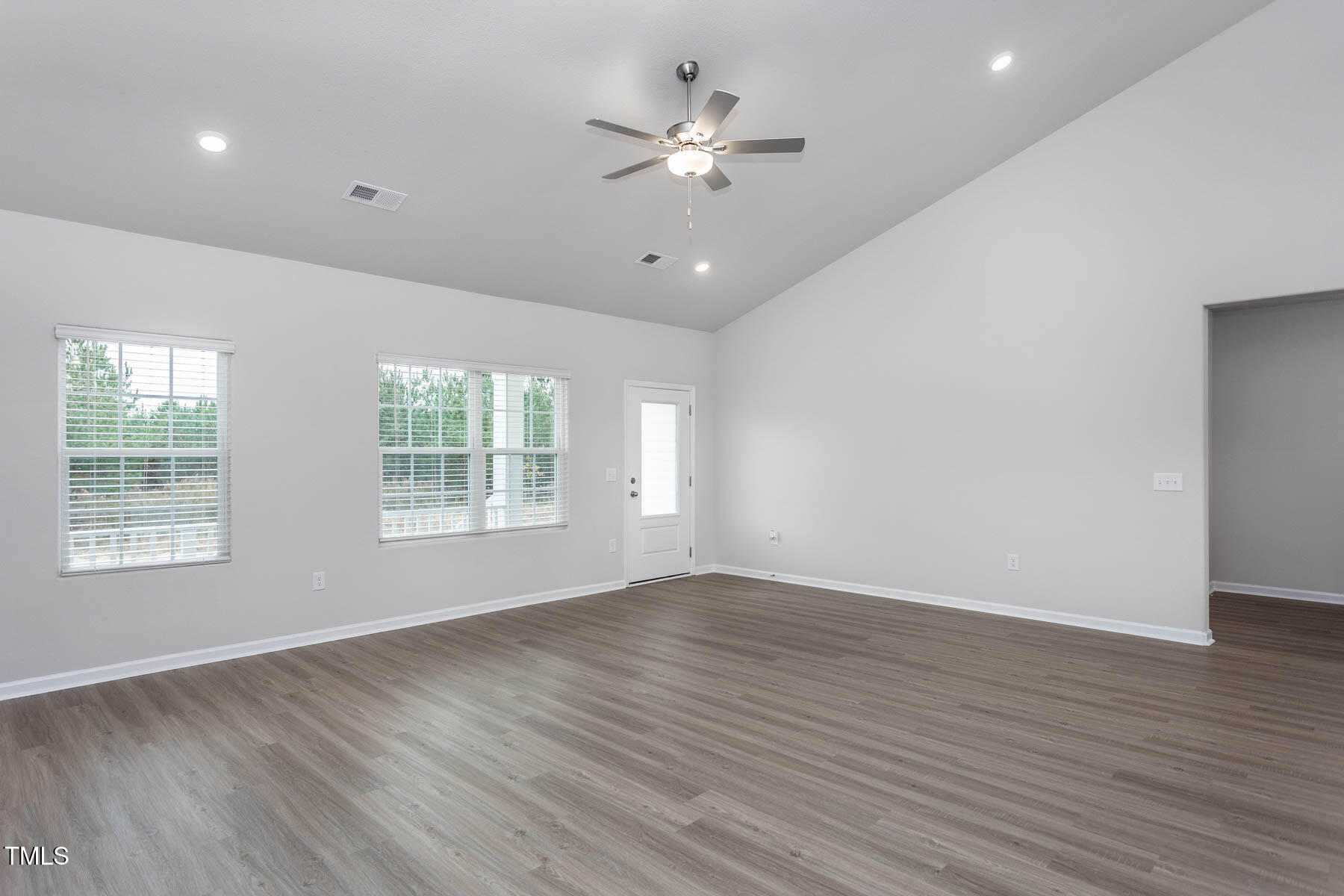 11300 International Drive Property Photo 4