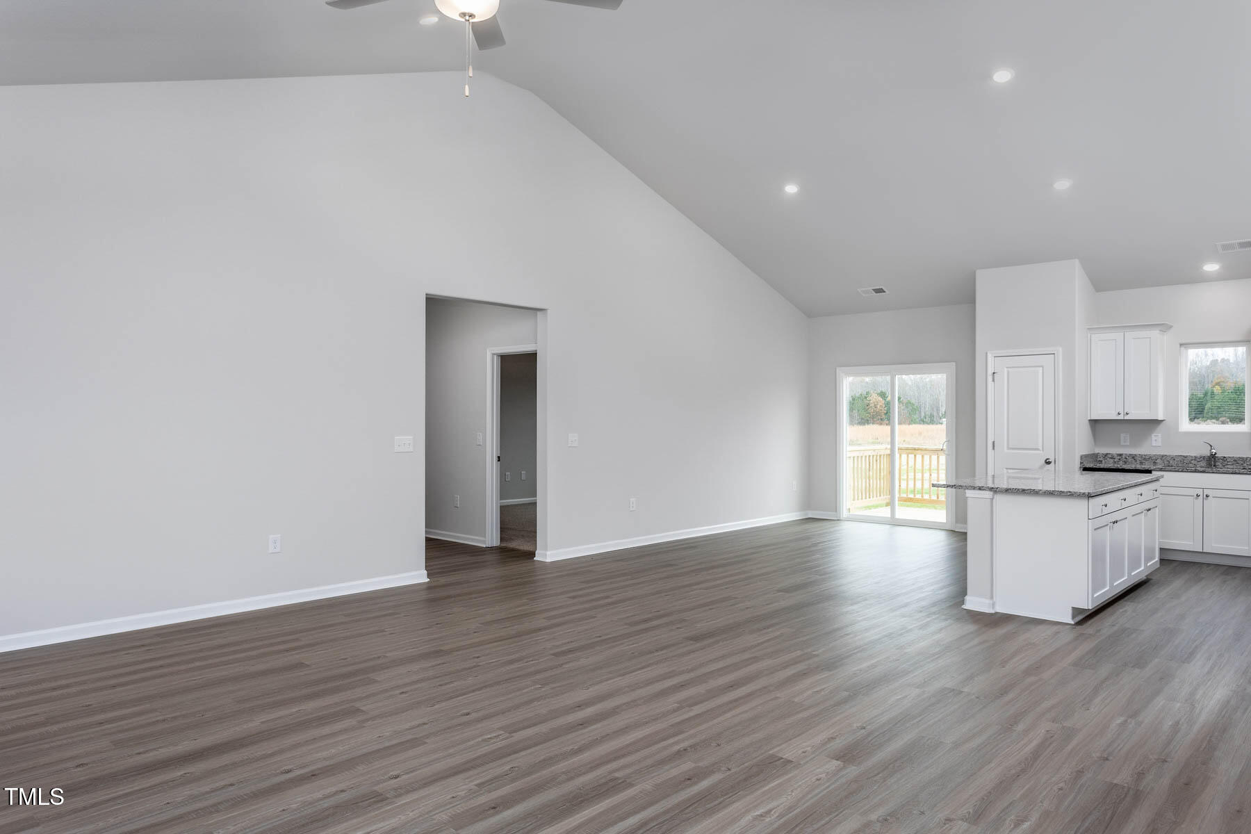11300 International Drive Property Photo 5