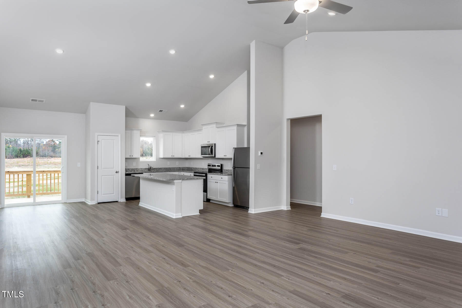 11300 International Drive Property Photo 6