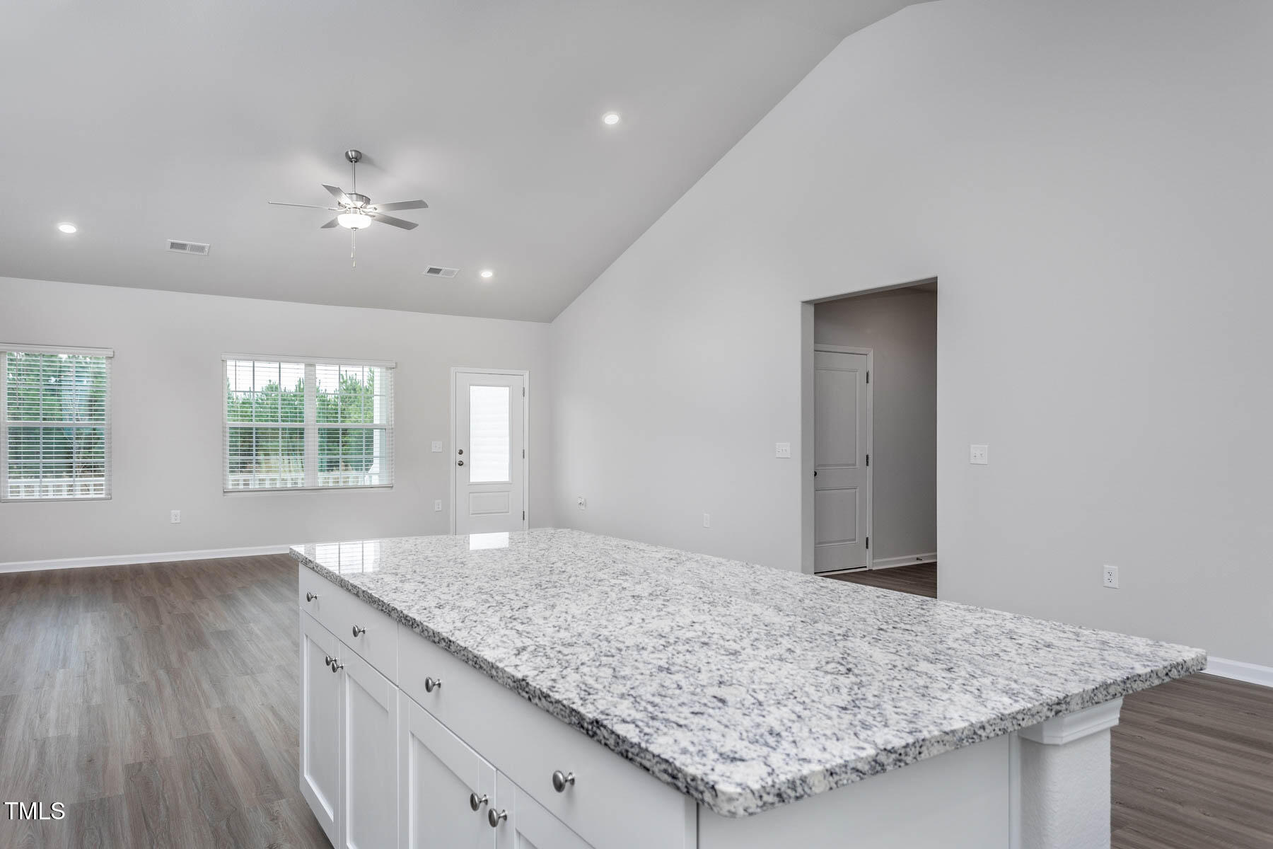 11300 International Drive Property Photo 11