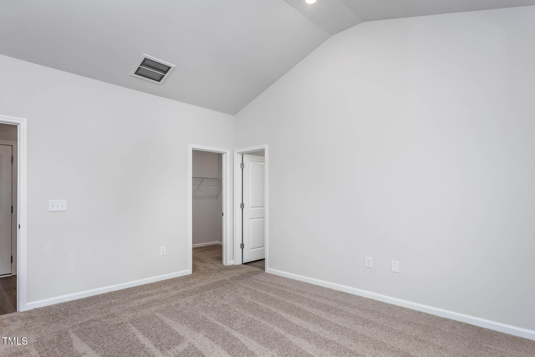 11300 International Drive Property Photo 13