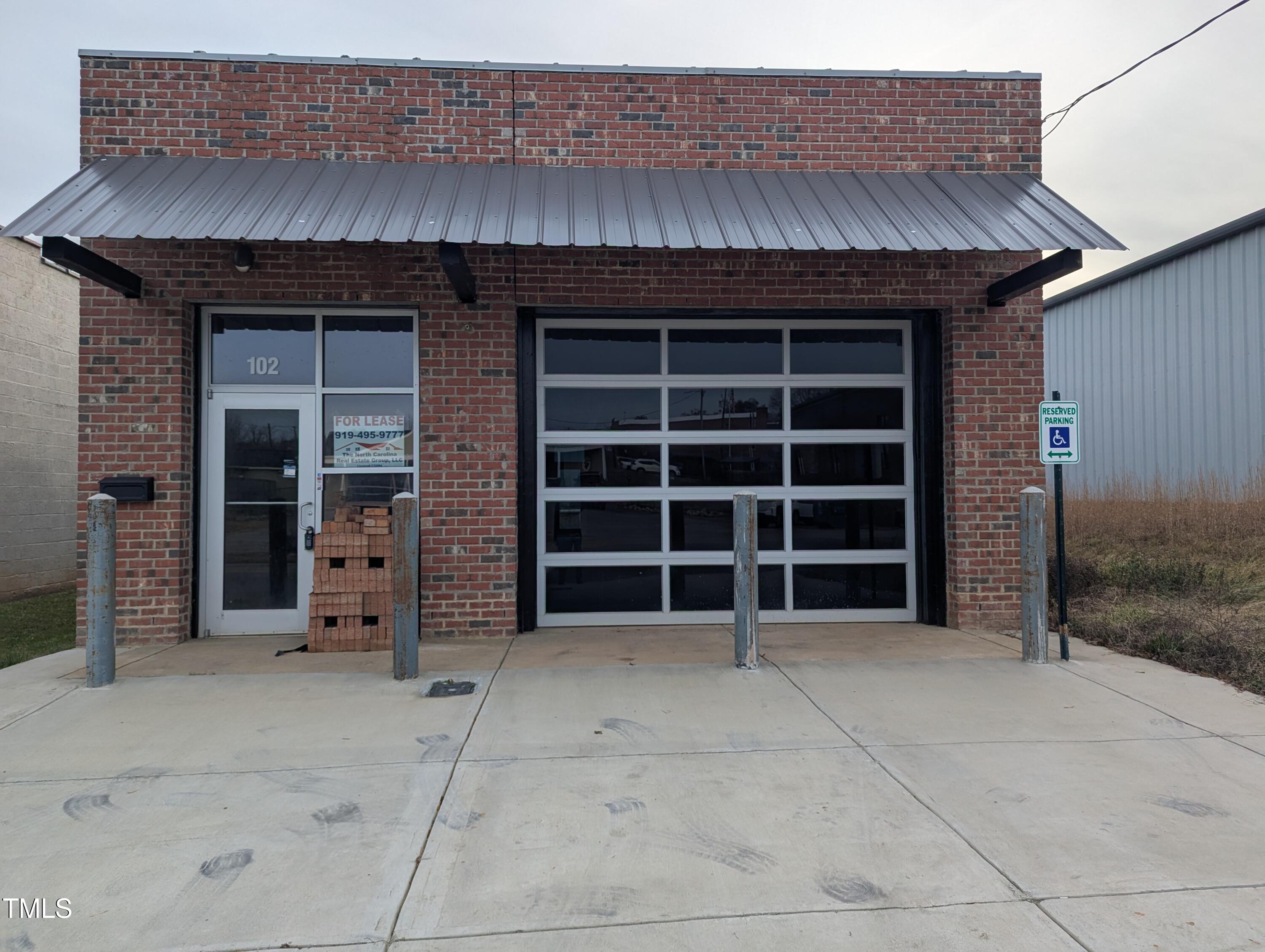 102 E Green Street Property Photo 1