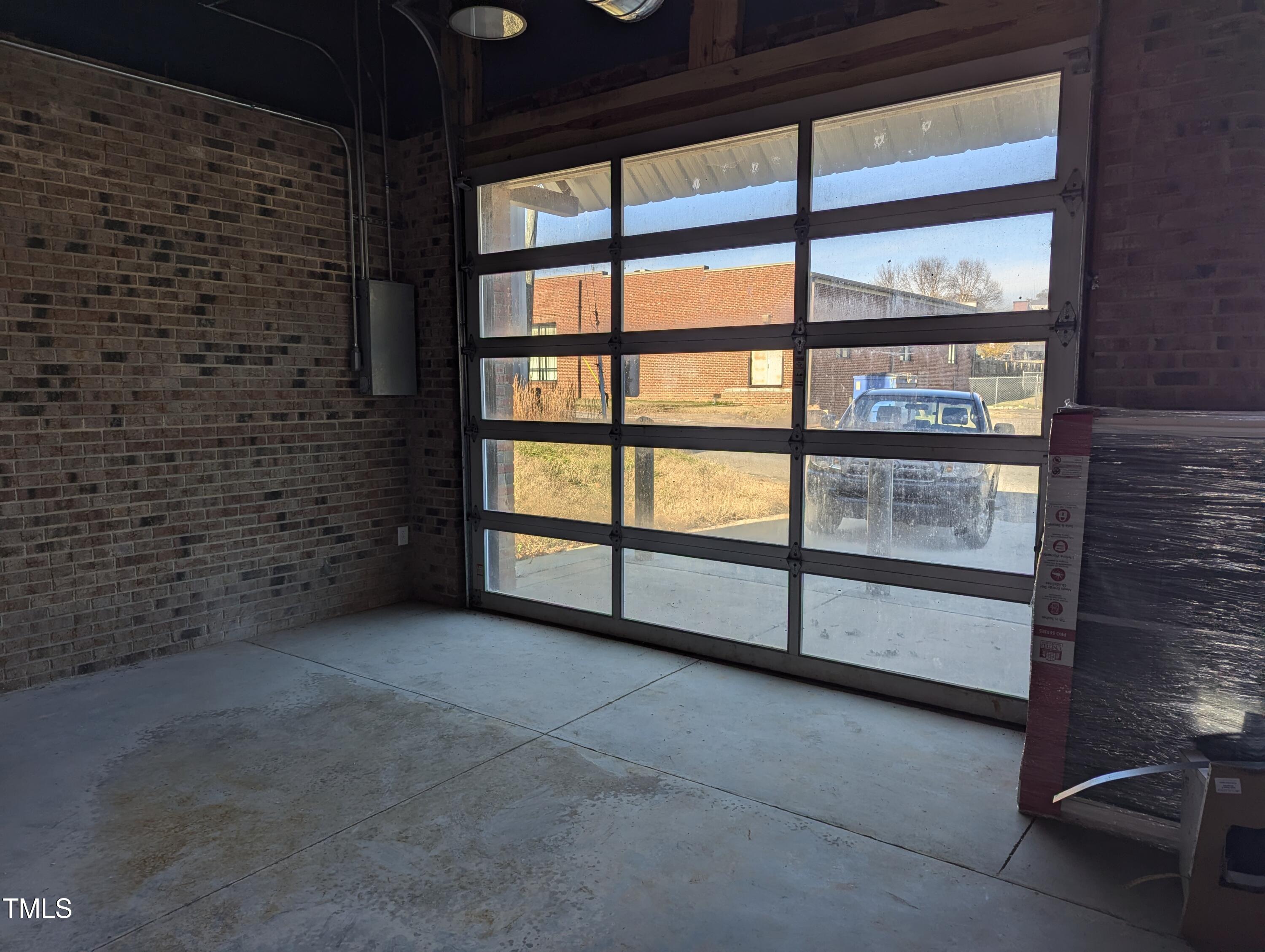 102 E Green Street Property Photo 3