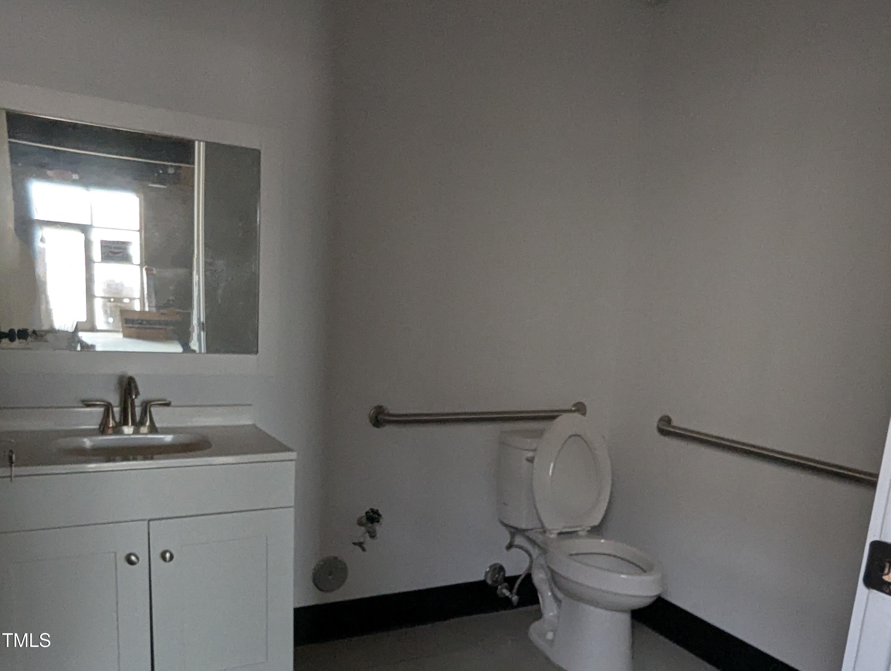 102 E Green Street Property Photo 5