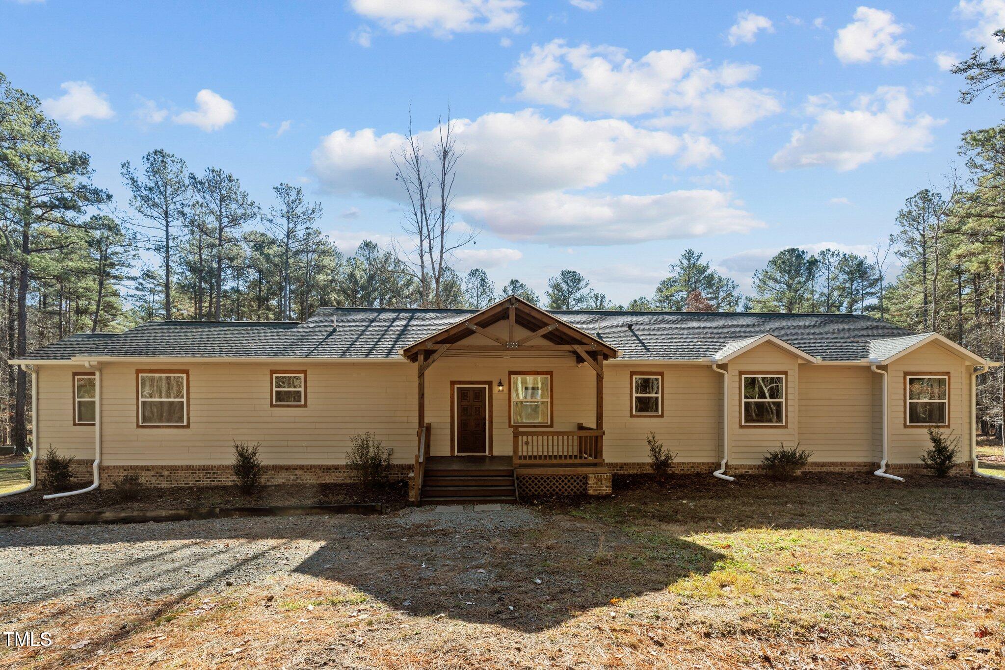 7815 Dodsons Crossroads Property Photo 2