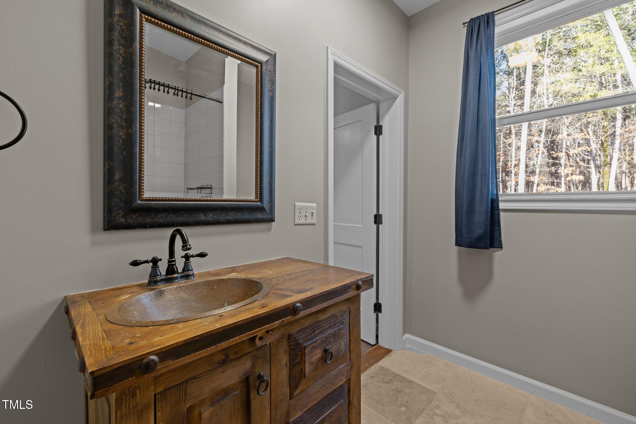 7815 Dodsons Crossroads Property Photo 9