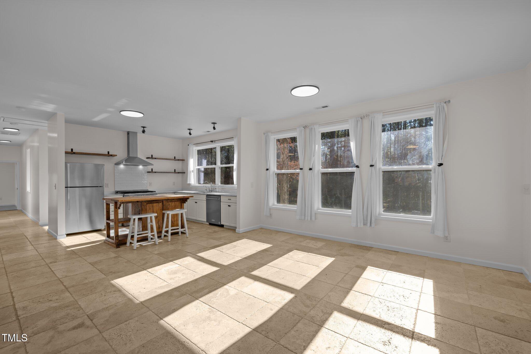 7815 Dodsons Crossroads Property Photo 18