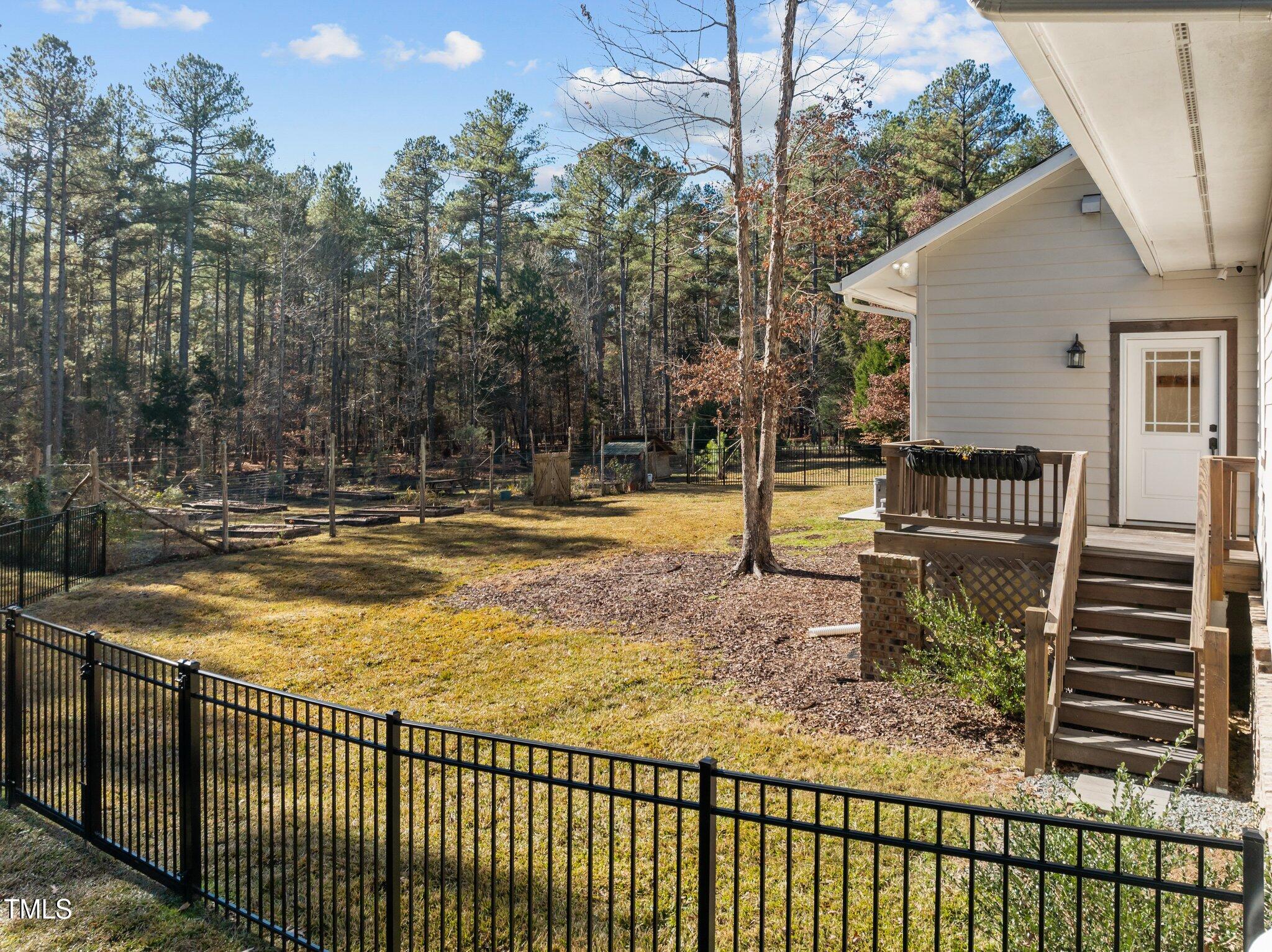 7815 Dodsons Crossroads Property Photo 44