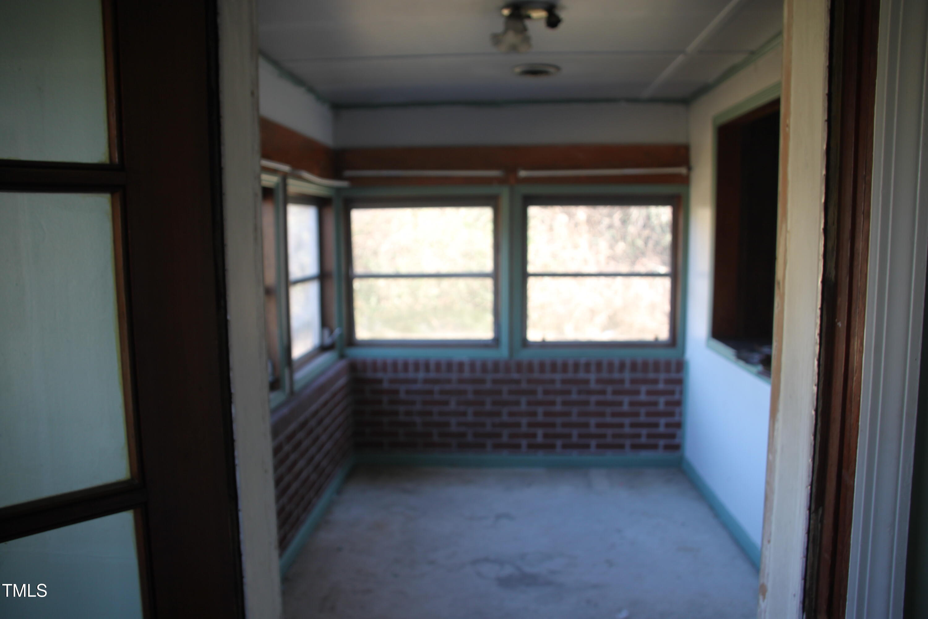 868 Smith Road Property Photo 10