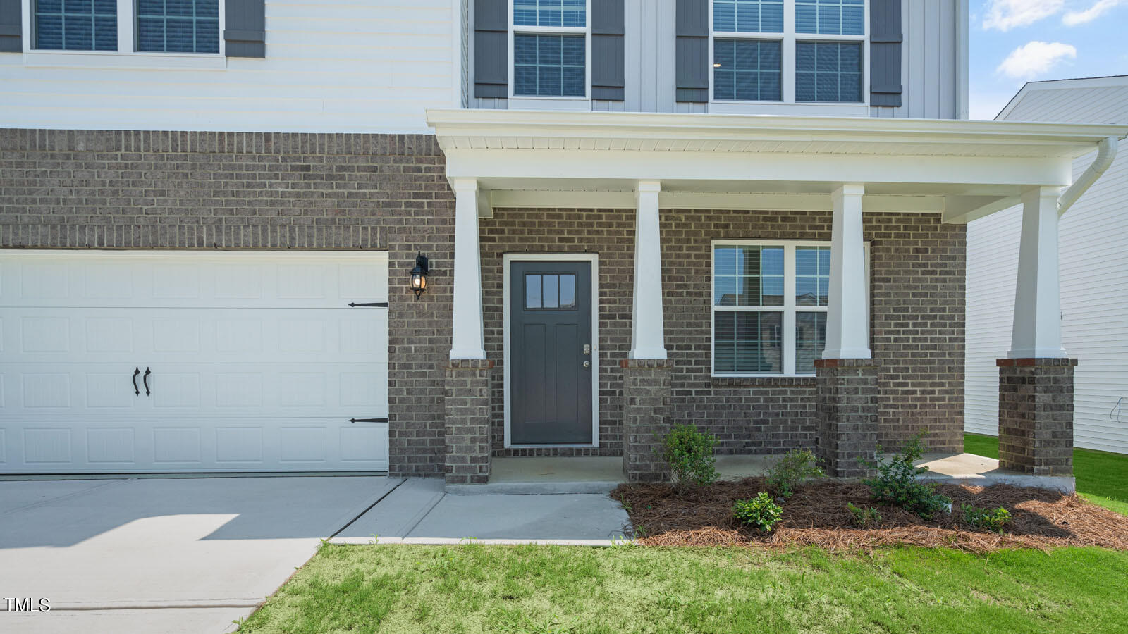 985 Ocean Court Property Photo 2