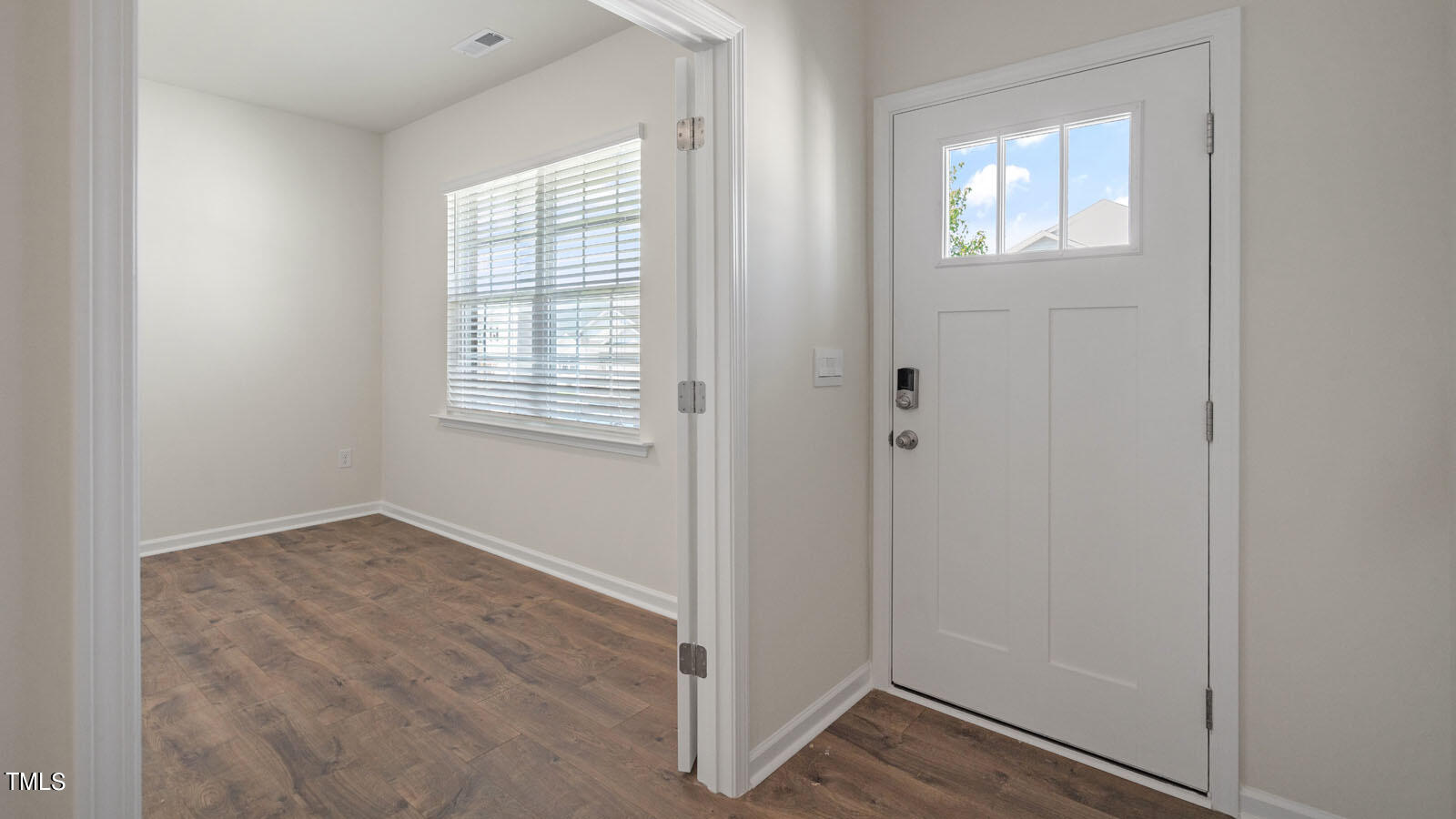 985 Ocean Court Property Photo 3