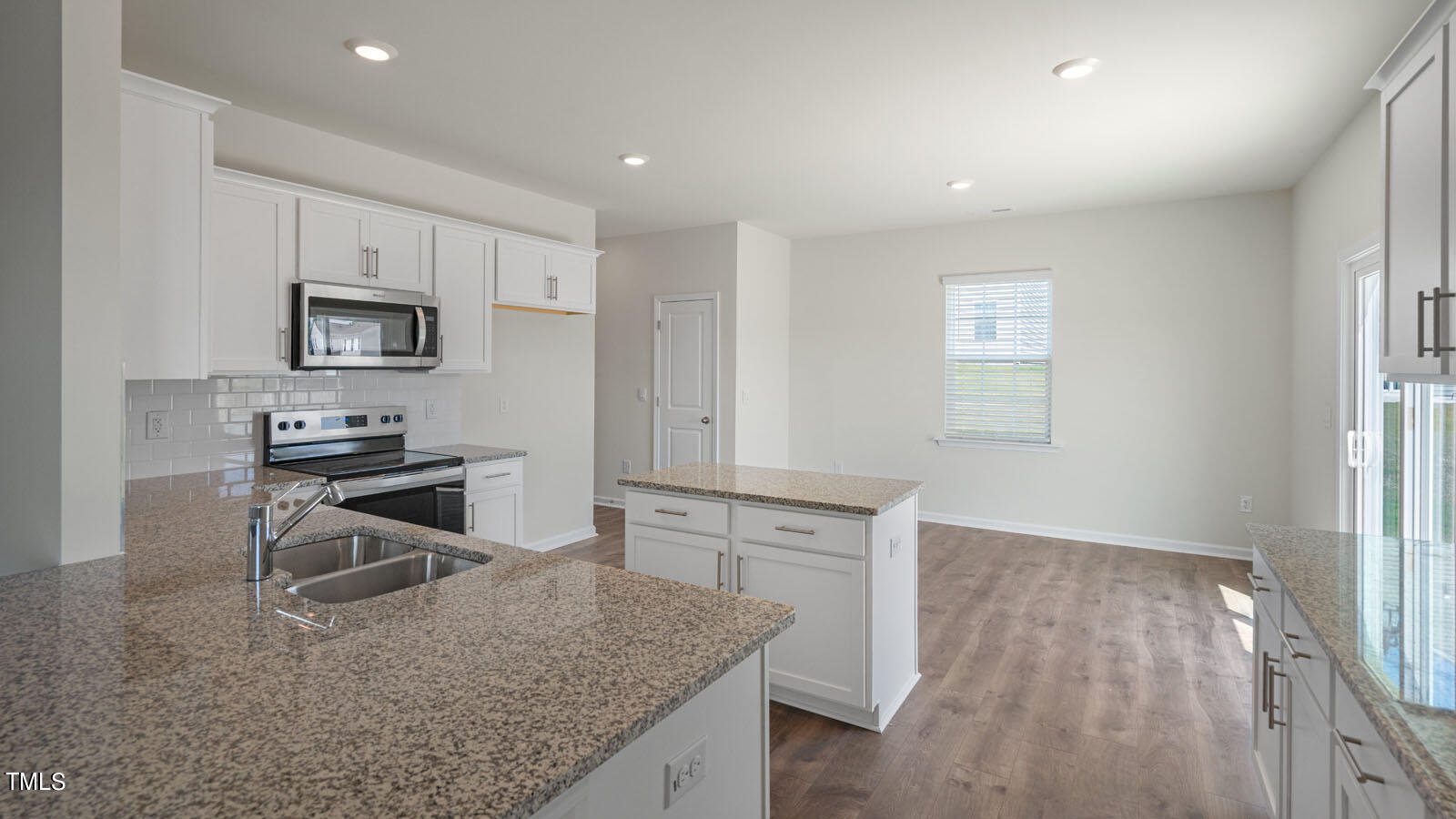 985 Ocean Court Property Photo 14