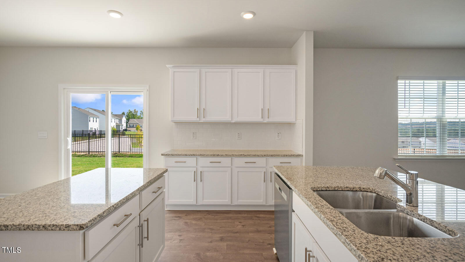 985 Ocean Court Property Photo 18
