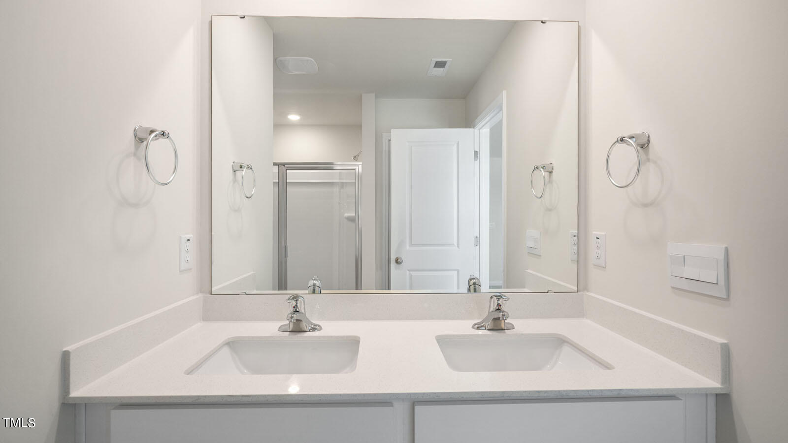 985 Ocean Court Property Photo 27