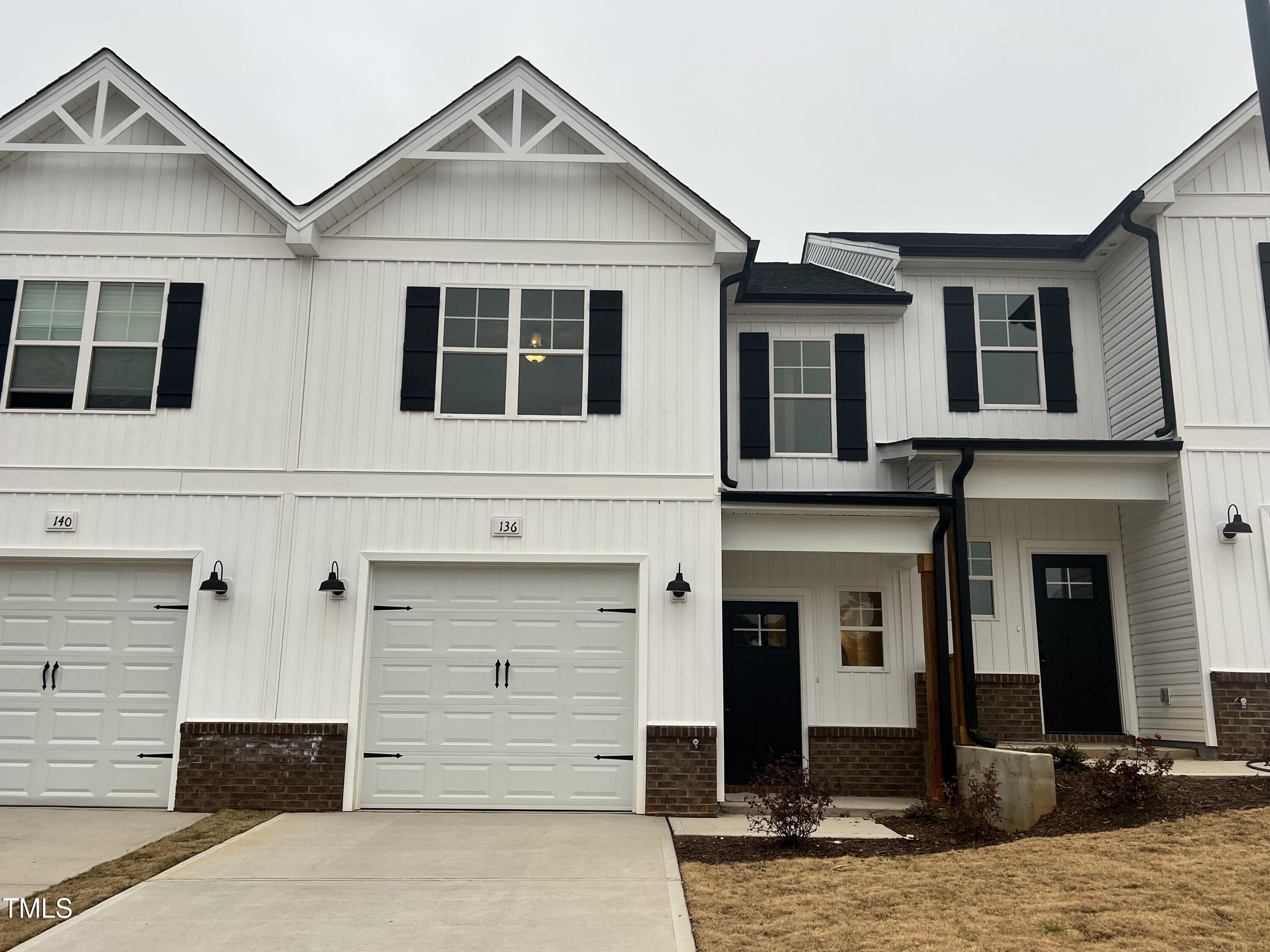136 S Mistflower Street Property Photo 1
