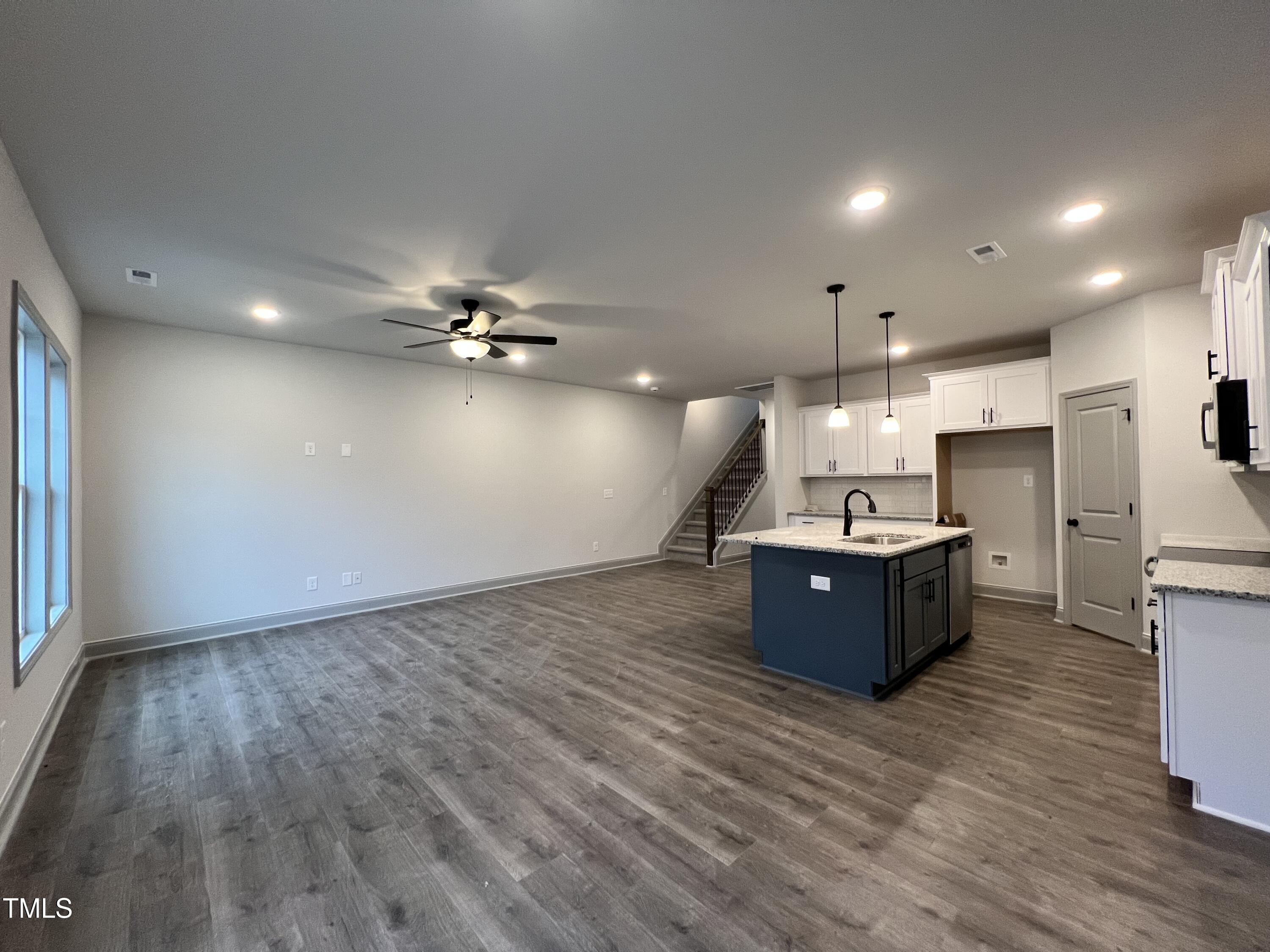 136 S Mistflower Street Property Photo 5