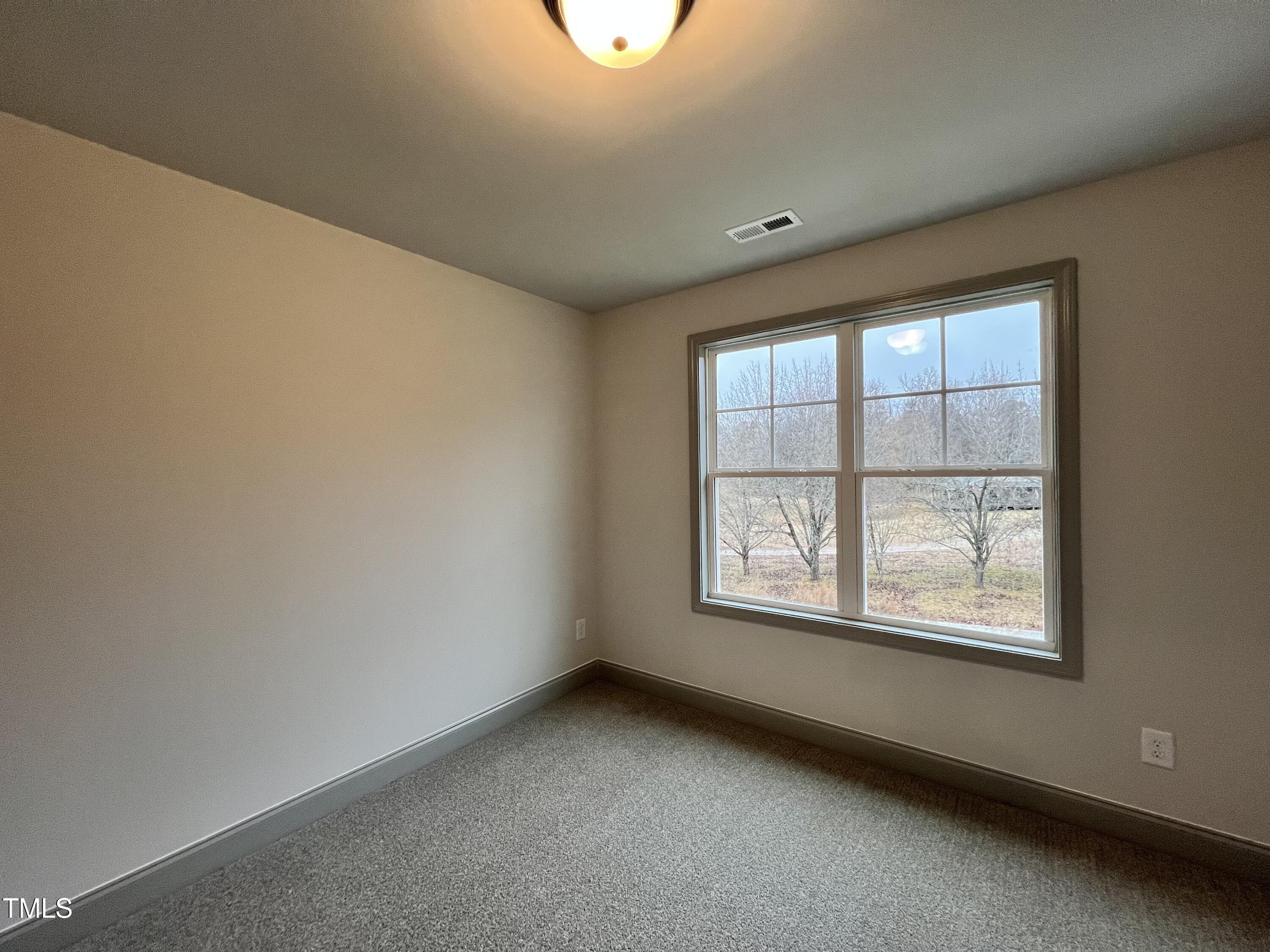 136 S Mistflower Street Property Photo 10