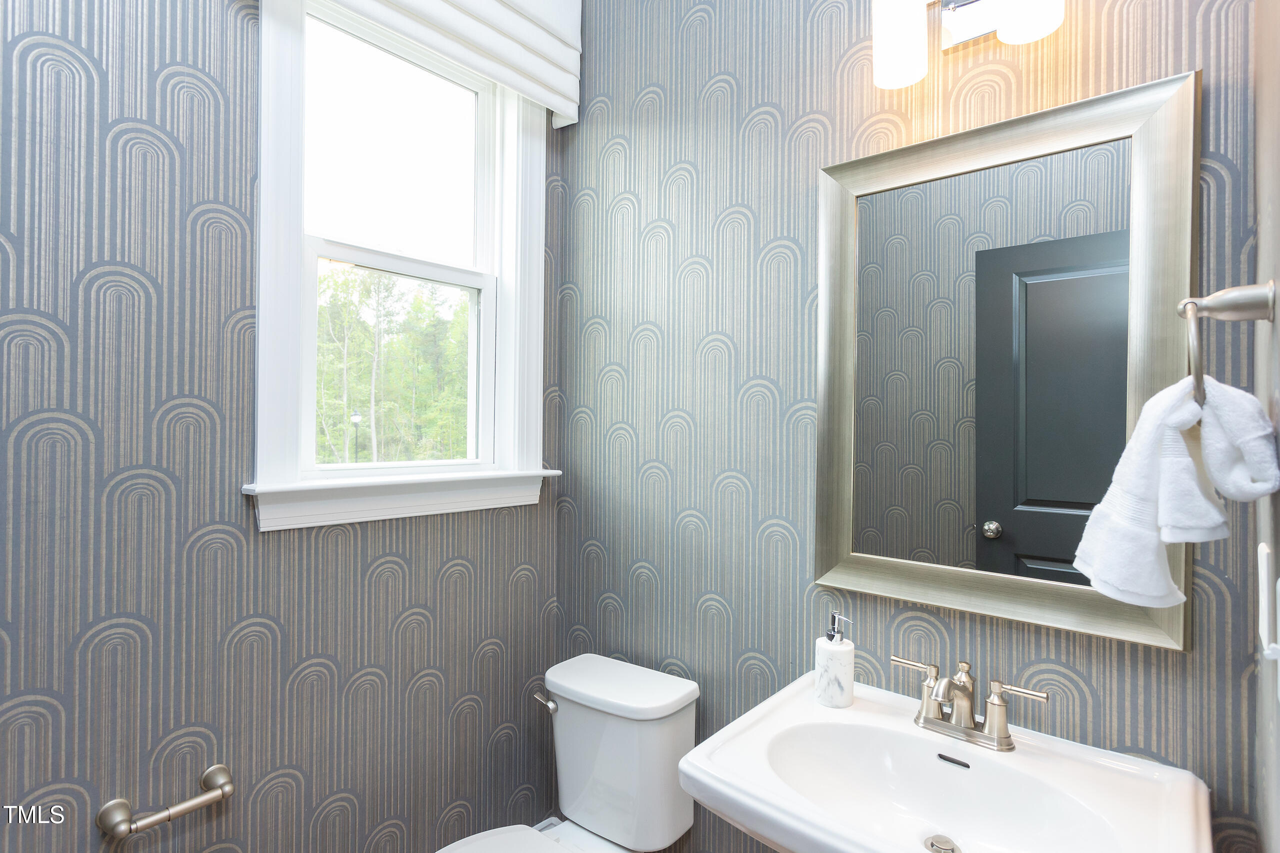 9520 Woodriver Drive Property Photo 11