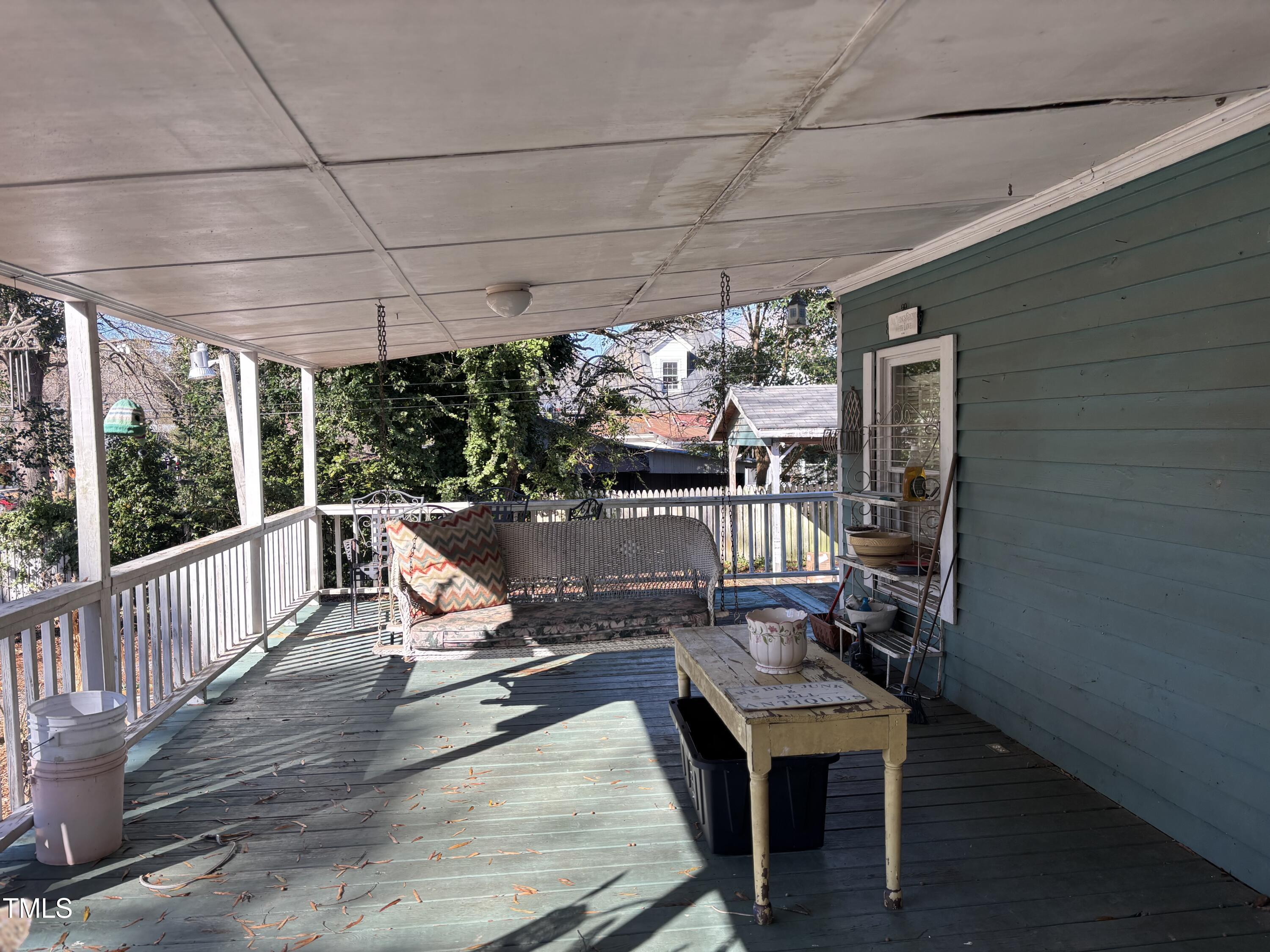 403 E Railroad Street Property Photo 10