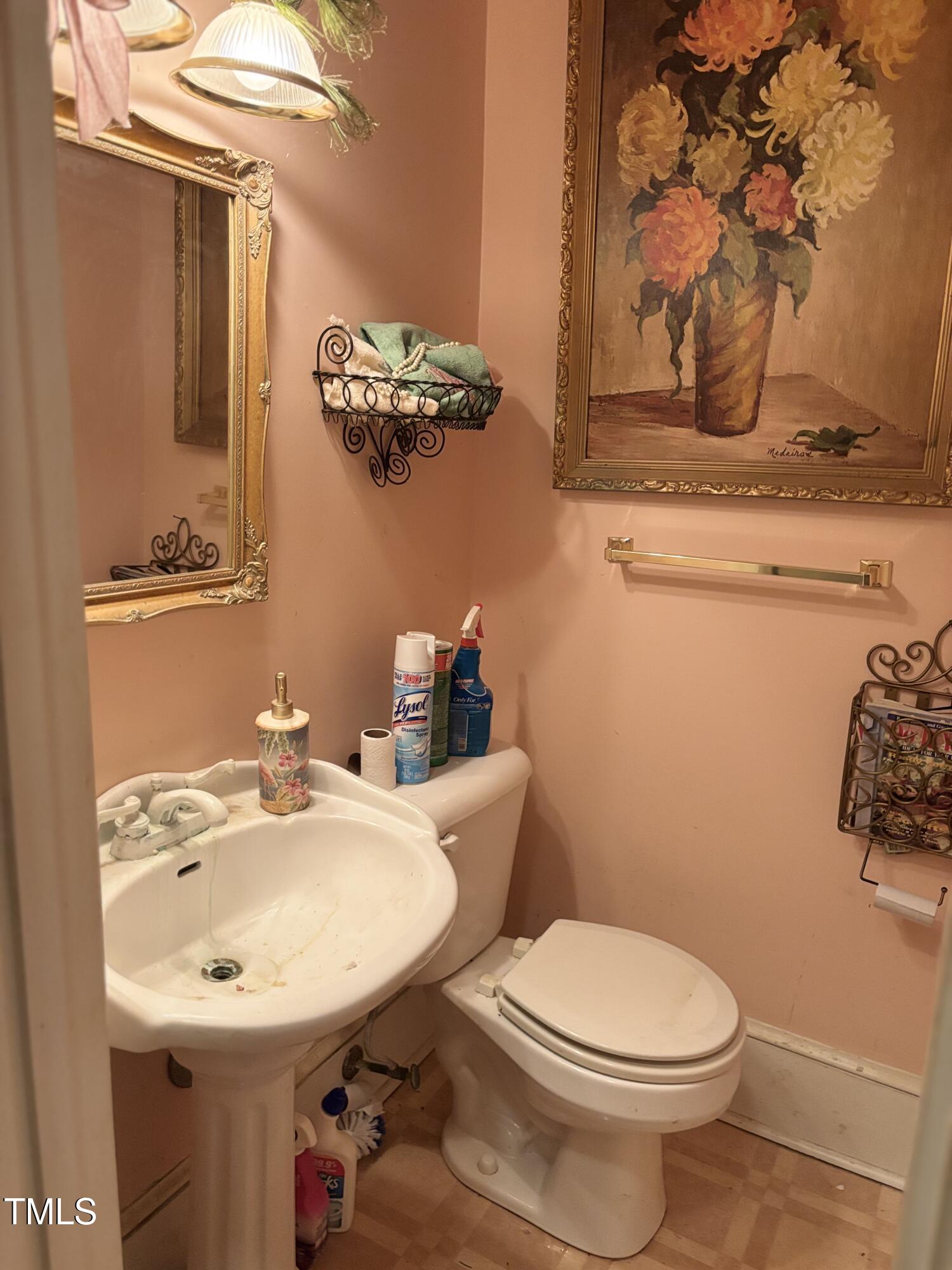403 E Railroad Street Property Photo 14
