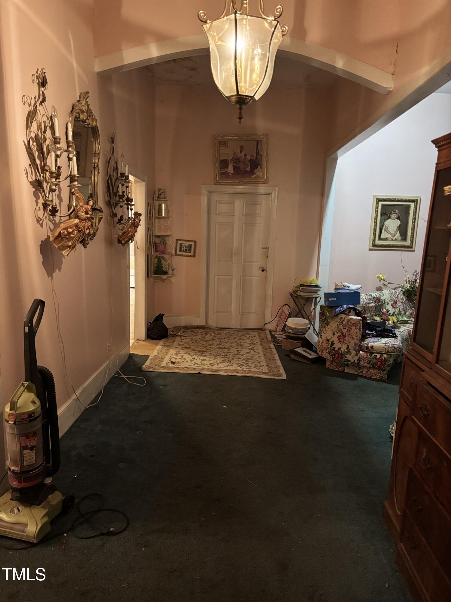 403 E Railroad Street Property Photo 19
