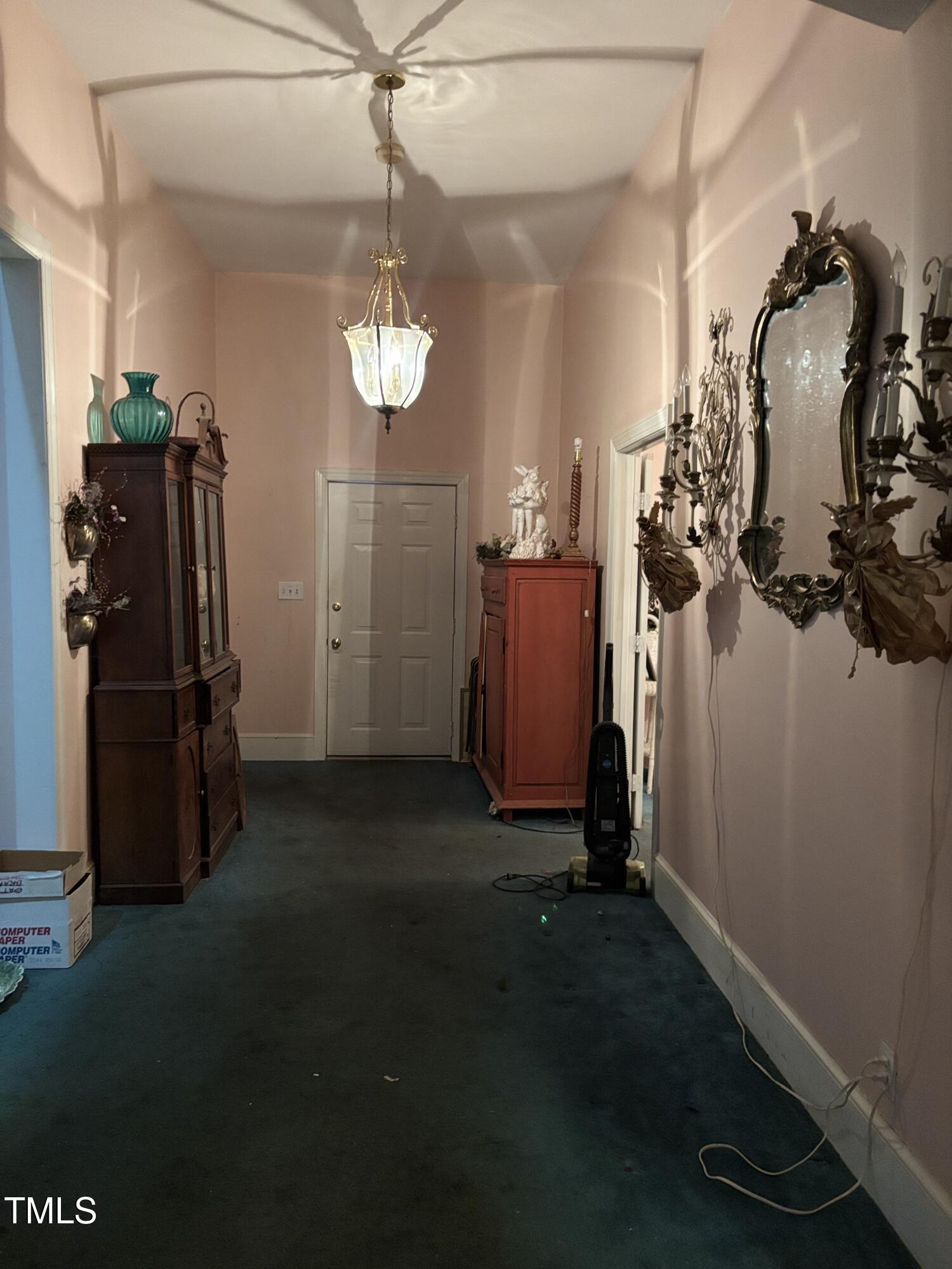 403 E Railroad Street Property Photo 20