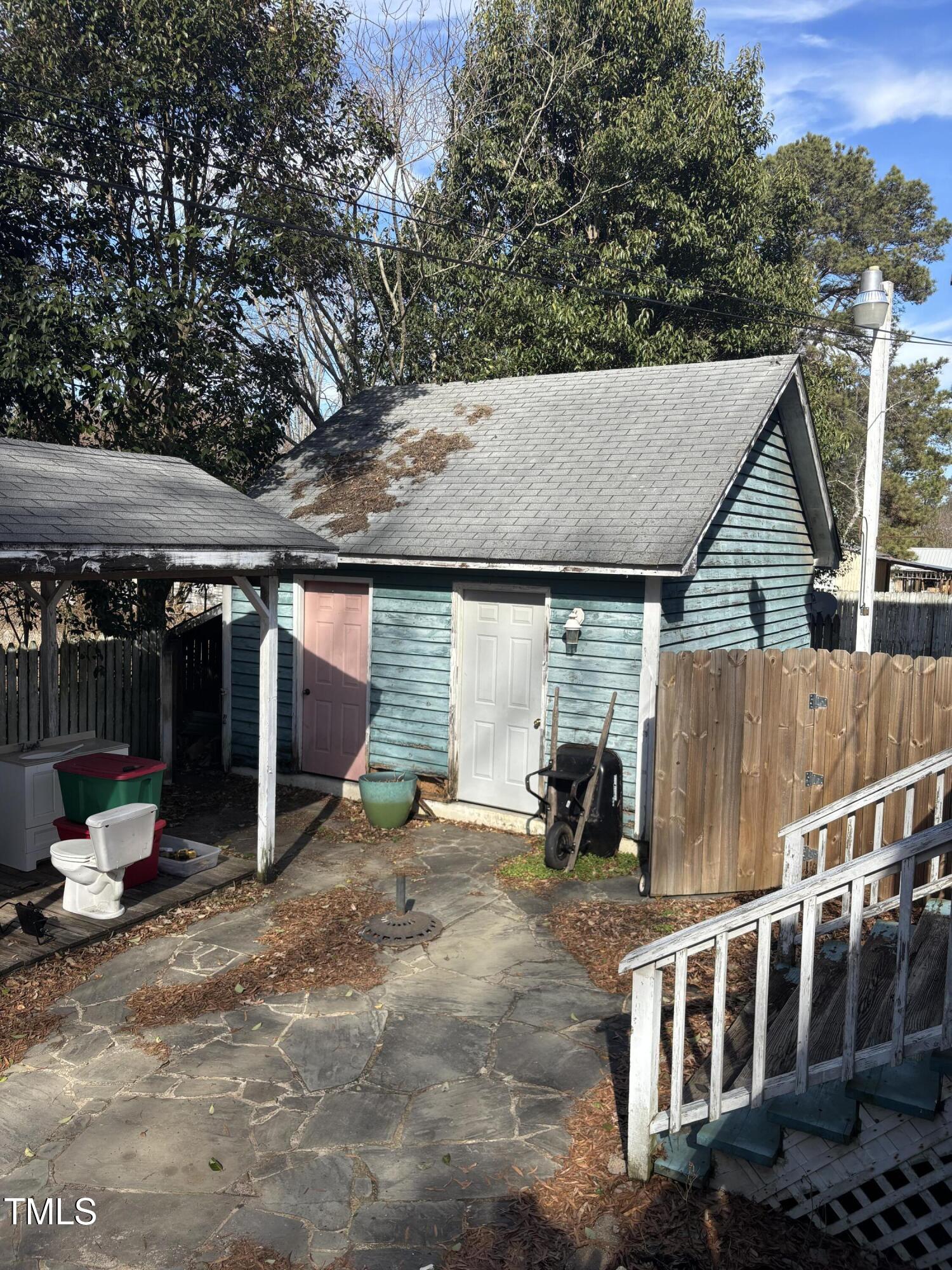 403 E Railroad Street Property Photo 37