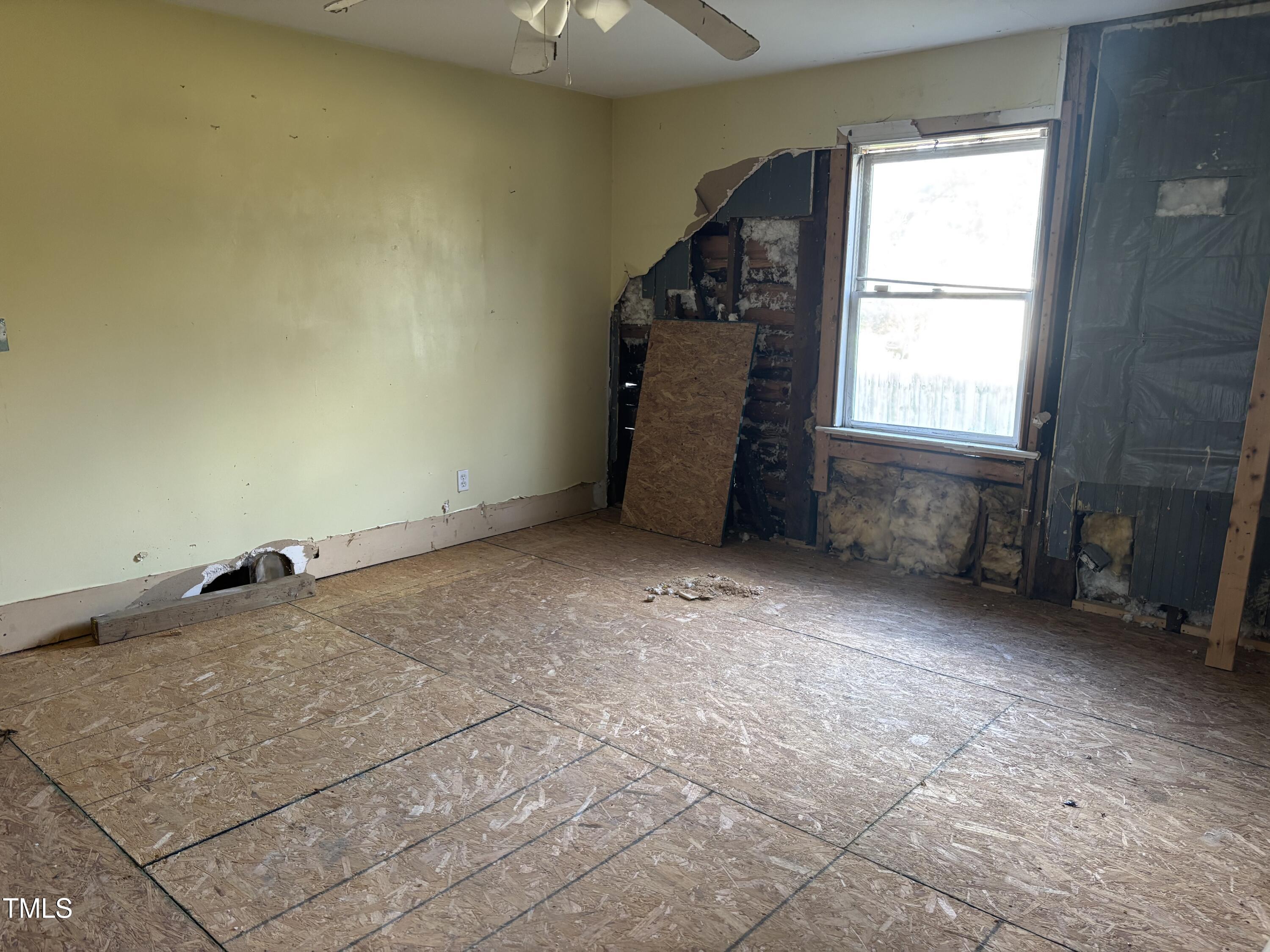 403 E Railroad Street Property Photo 38