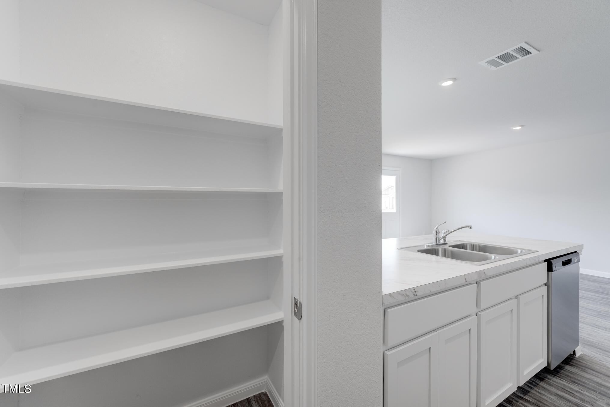 228 Maggie Lane Property Photo 8